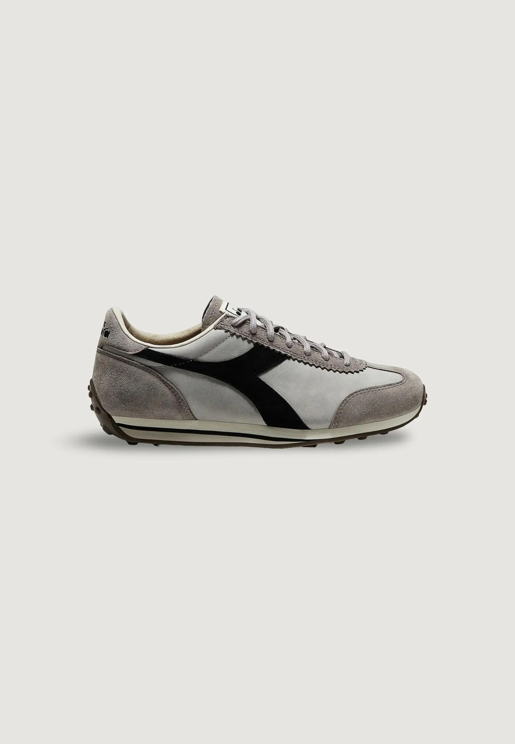 DIADORA picture