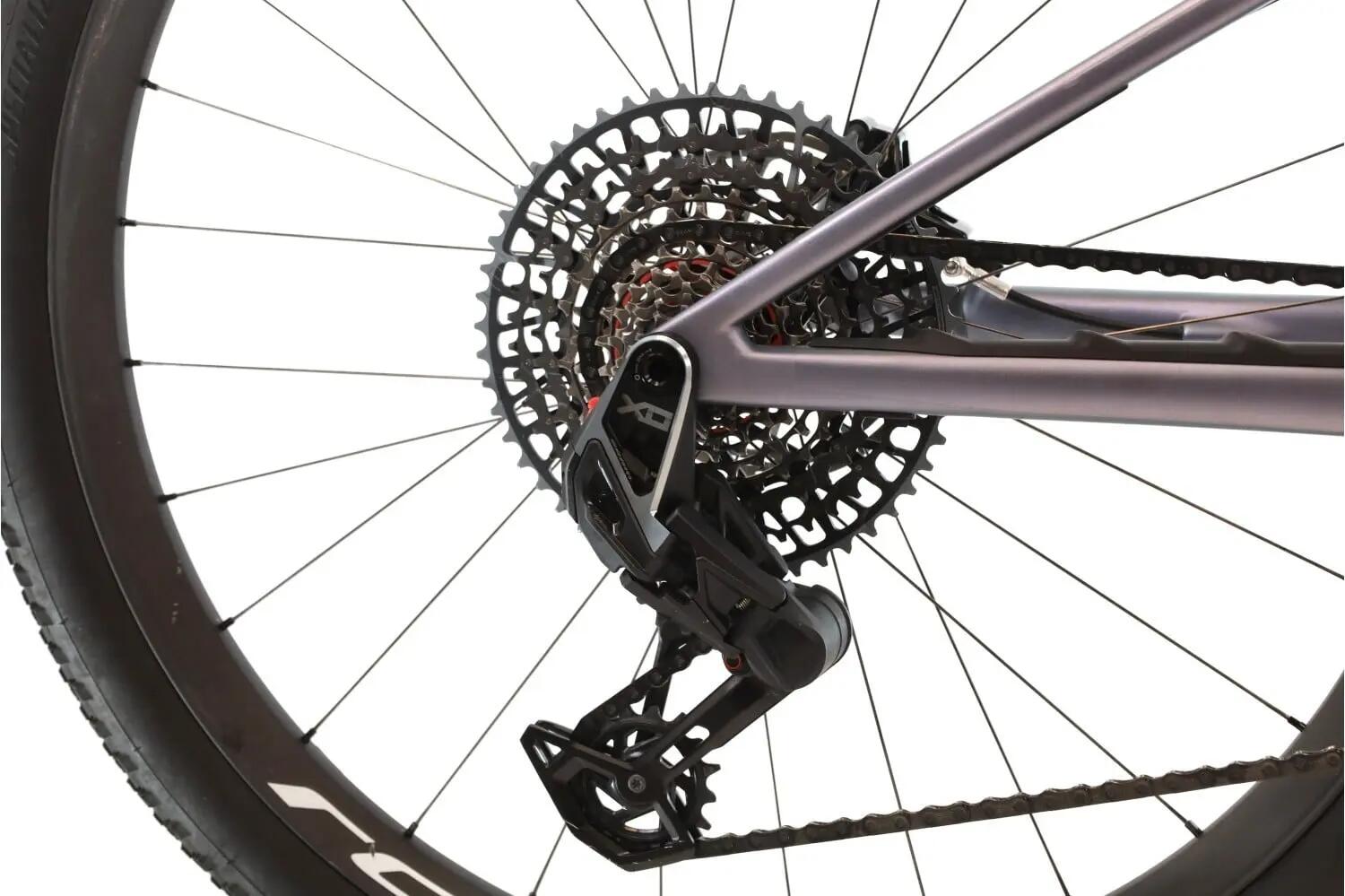 MTB ricondizionata ·  Epic 8 Pro AXS · Ottimo stato 3/8