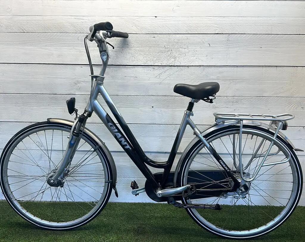 Bicicletta usata Giant 4/4