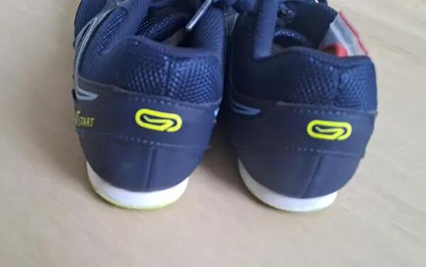 Tussen Particulieren - Sportschoen met spikes 3/7