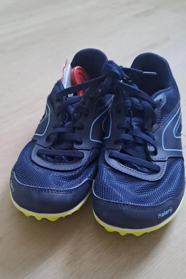 Tussen Particulieren - Sportschoen met spikes 2/7