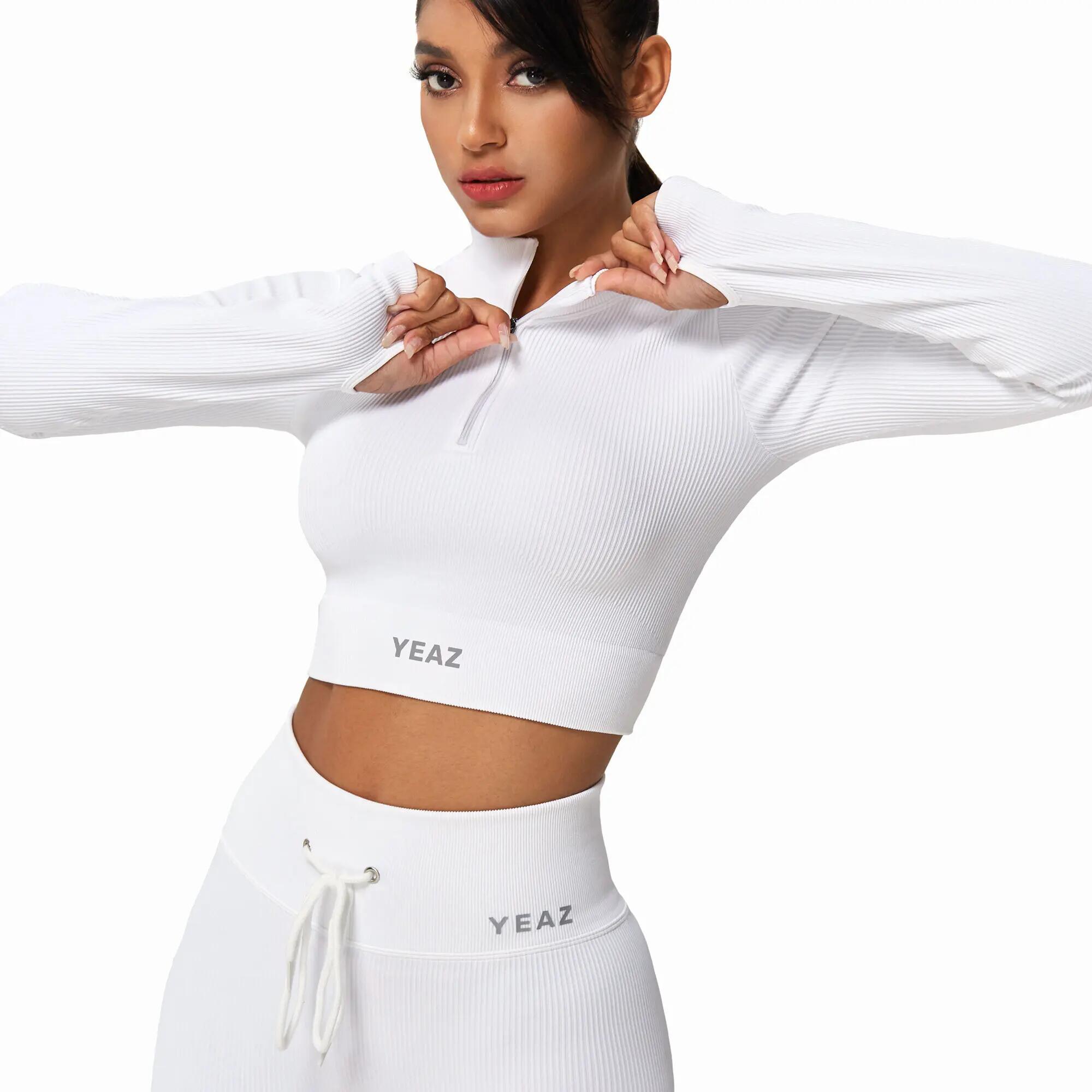 YEAZ Top RUNWAY 2/7