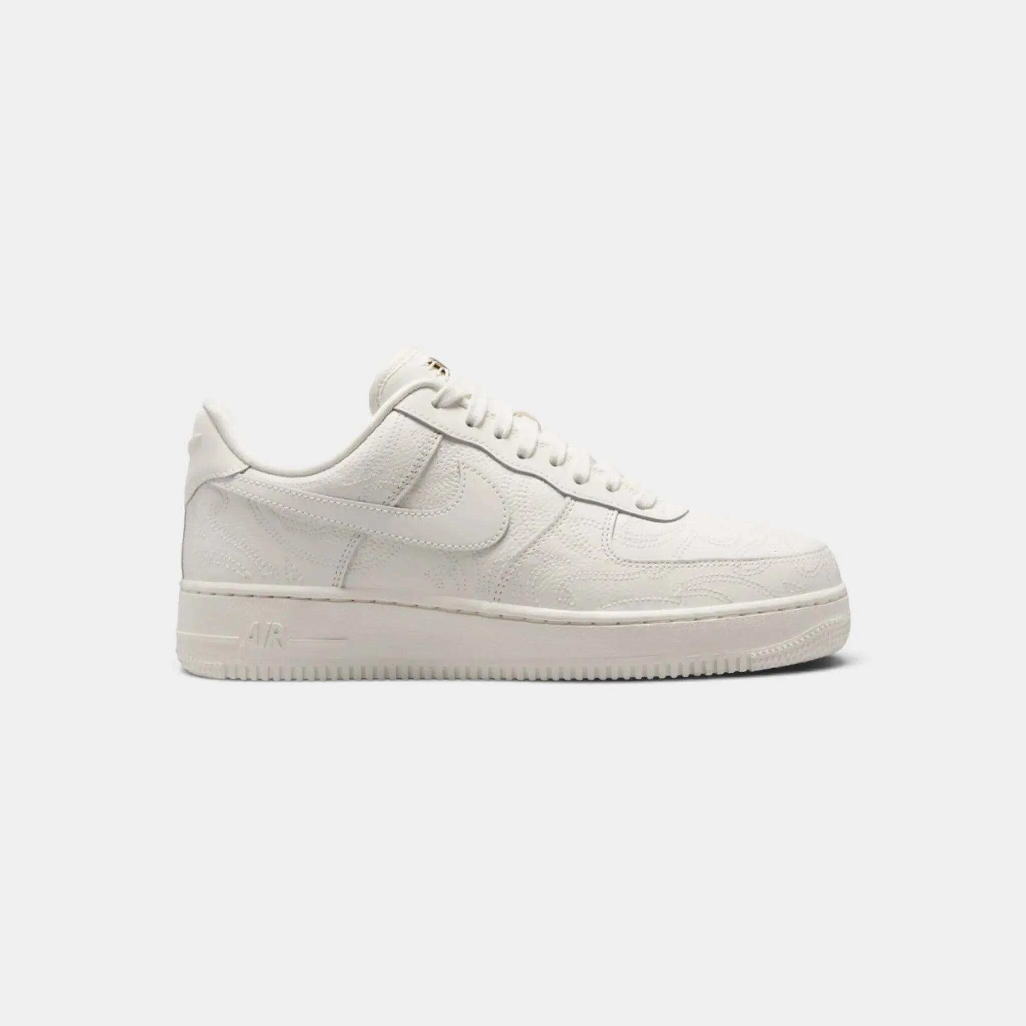 NIKE picture