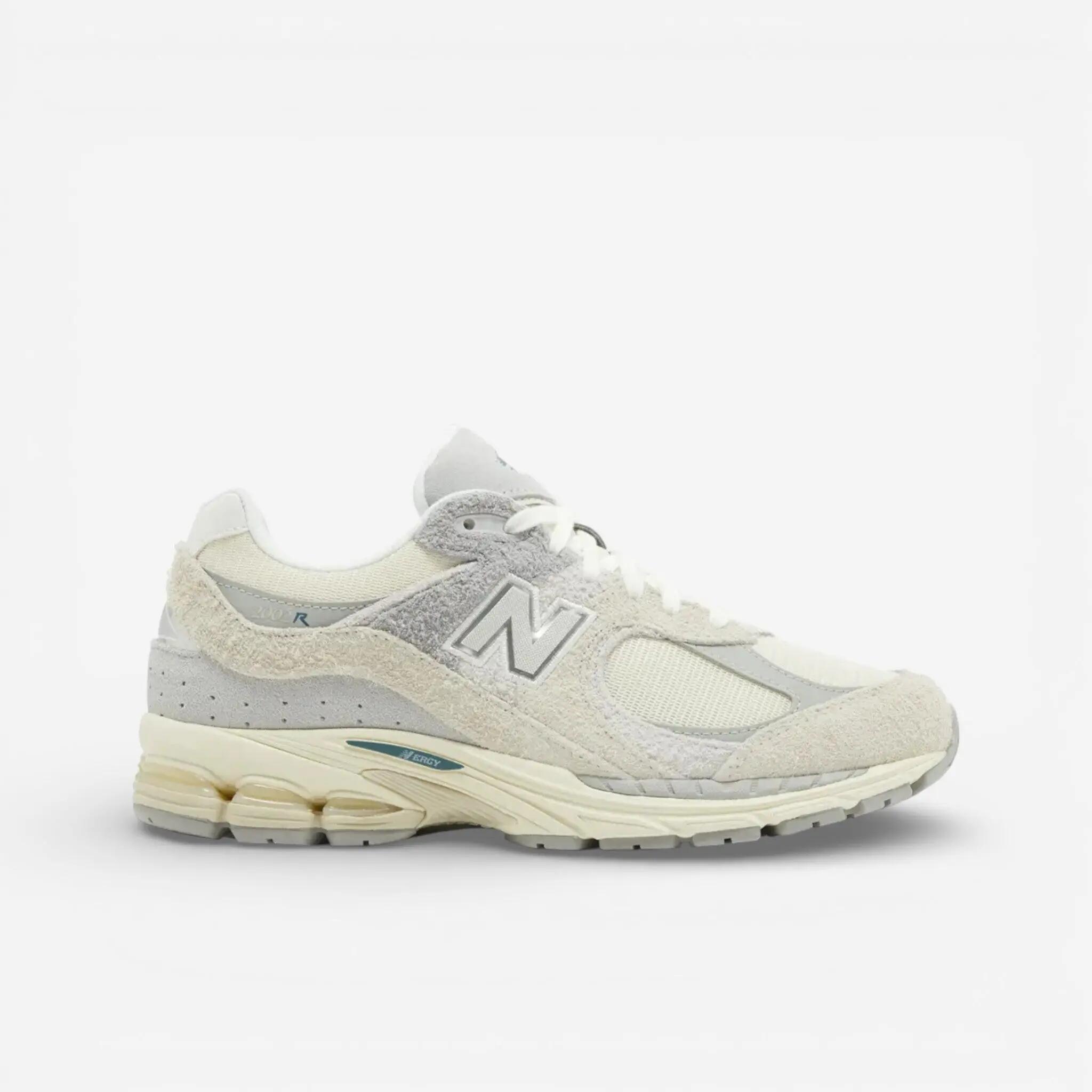 NEW BALANCE picture