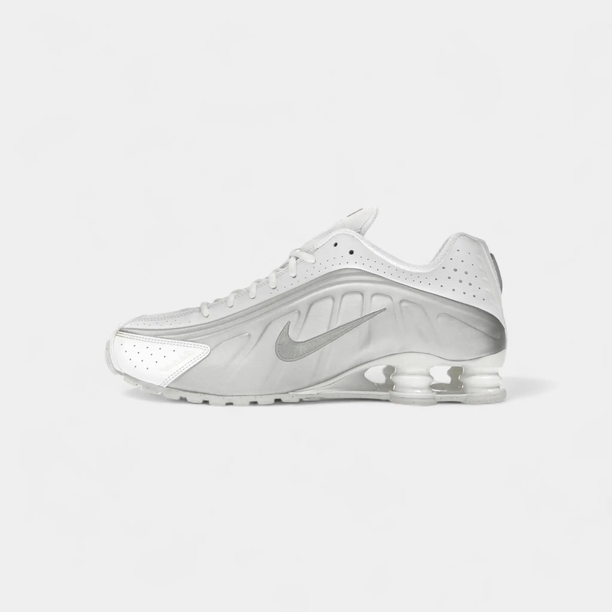 Nike Shox R4 White Bright Crimson Metallic Silver 4/5