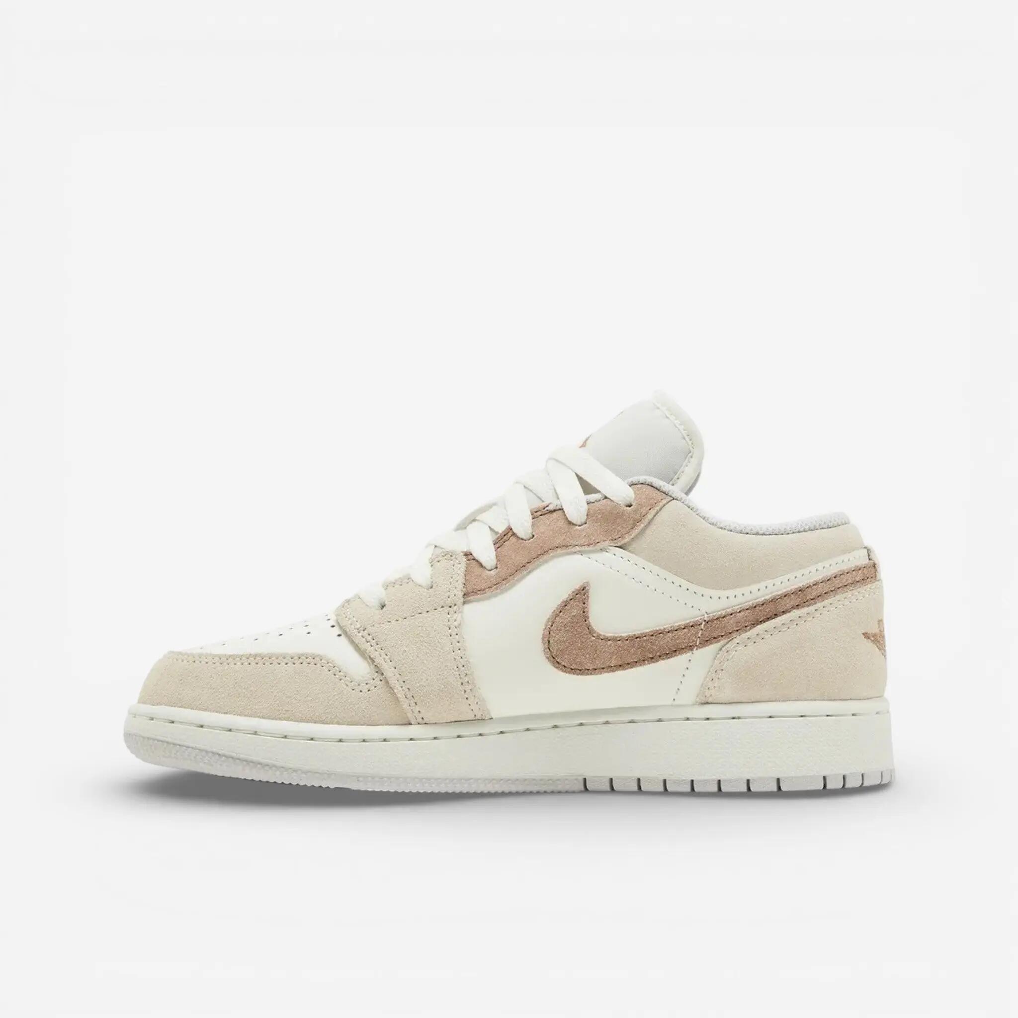 Jordan 1 Low SE Legend Light Brown (GS) 2/3