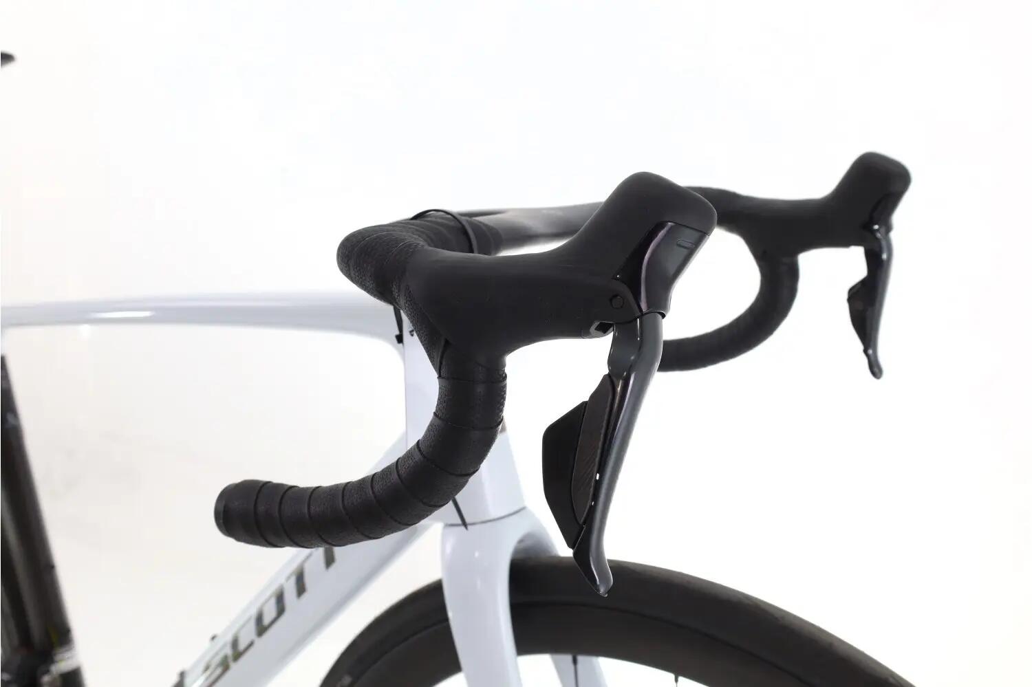 Tweedehands racefiets ·  Addict RC Pro Di2 12V · Zeer goede toestand 6/8