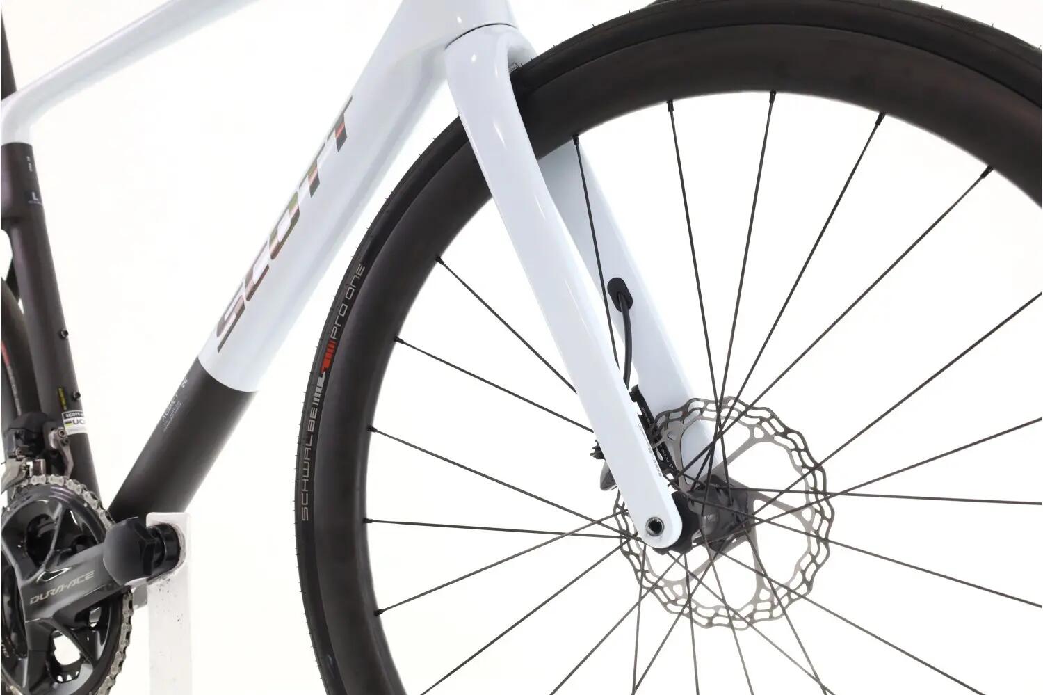 Tweedehands racefiets ·  Addict RC Pro Di2 12V · Zeer goede toestand 5/8