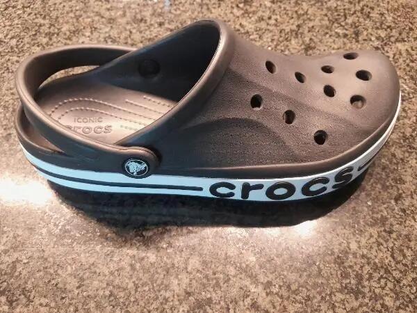 Entre Particuliers - Chaussures Croc noire 3/4