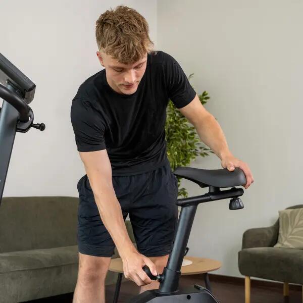 Ergometer - Tour 200 - Fitness und Cardio - LCD Bildschirm 9/10