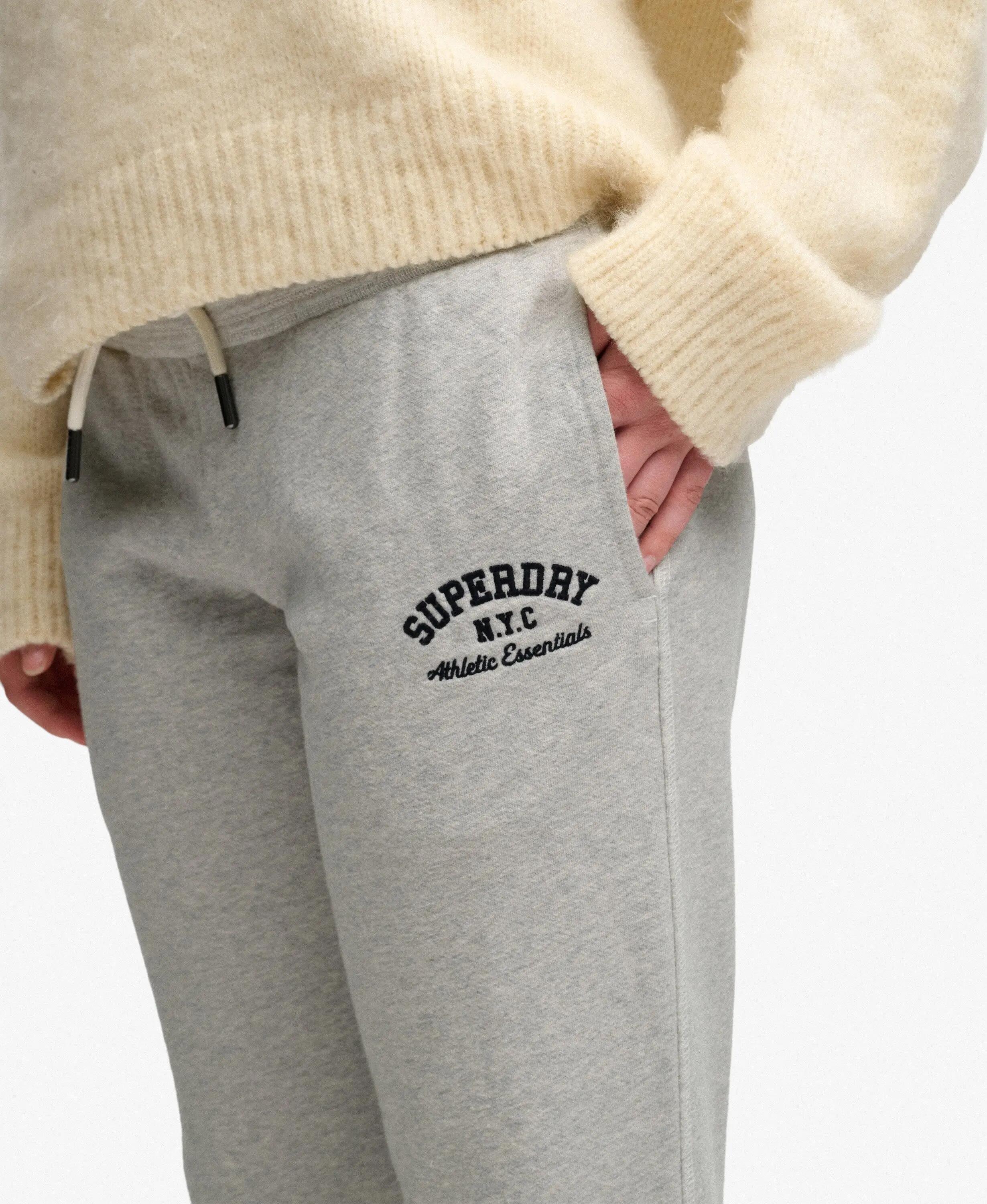 superdry Pantalon Flare Brodé Athletic en Coton – Glacier Grey Marl 2/7