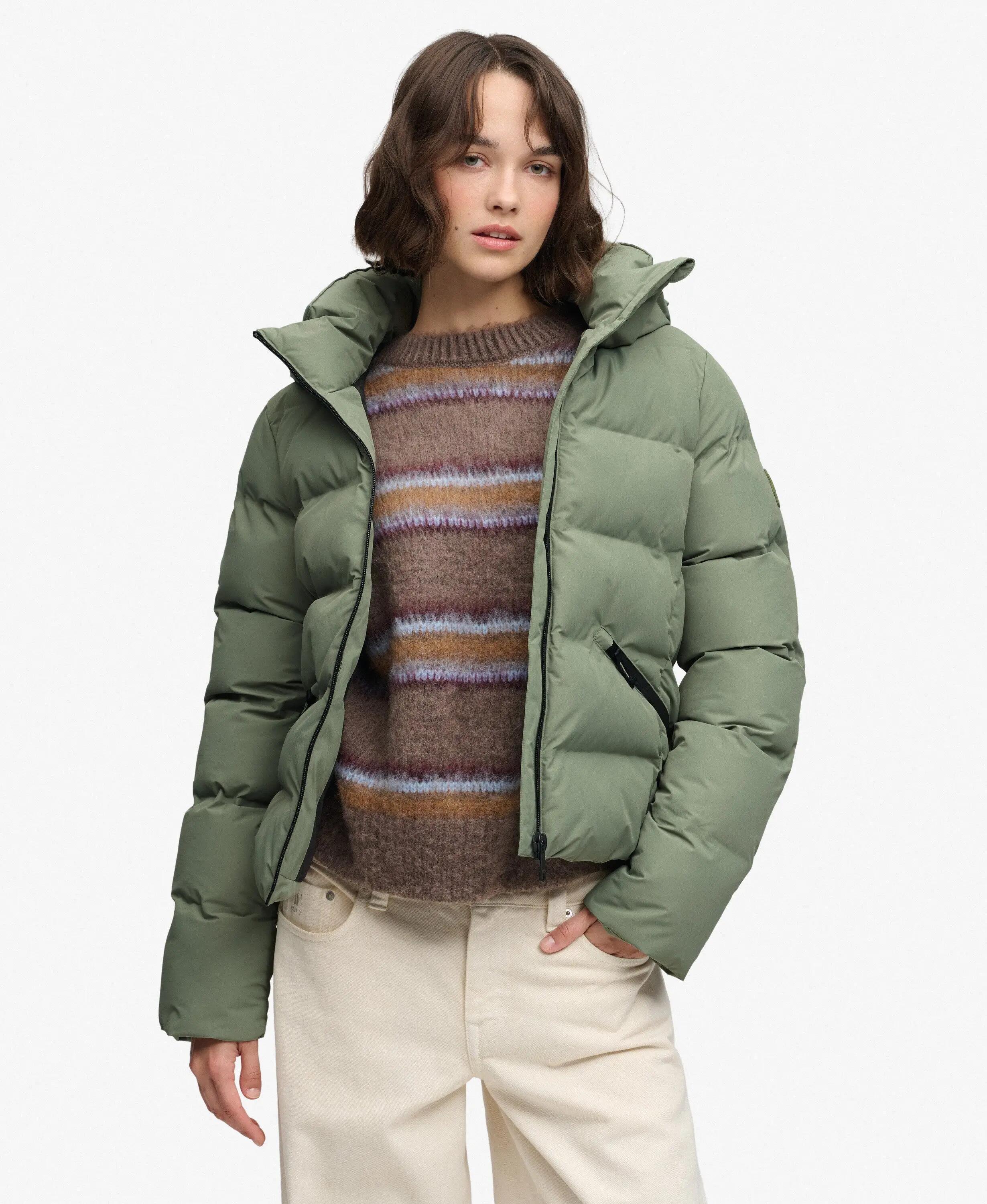 superdry Casaco Acolchoado com Capuz – Enchimento reciclado – Light Khaki Green 2/7