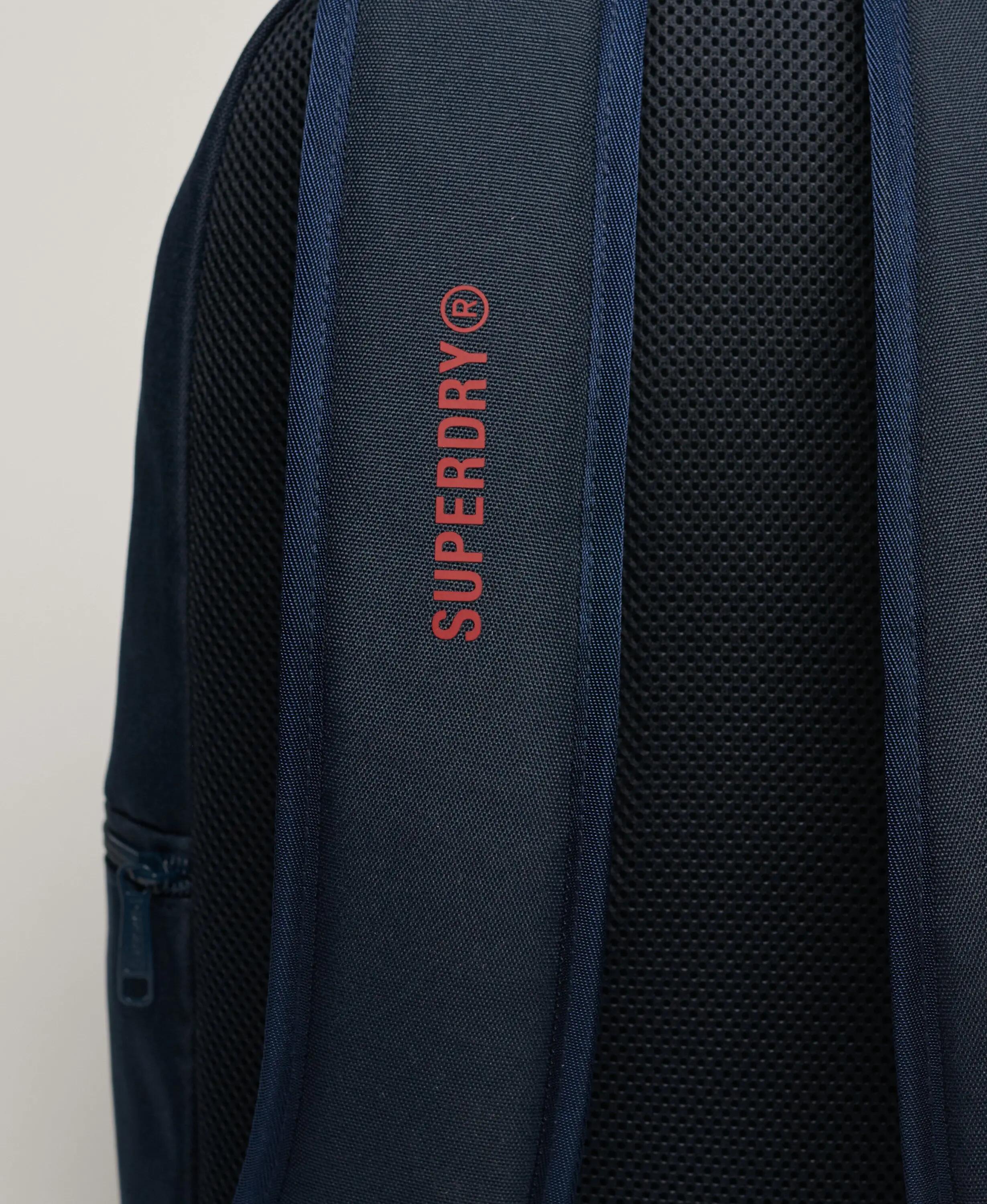 superdry Heritage Rugzak 100% polyester, klassieke vorm – Eclipse Navy/Risk Red 6/7