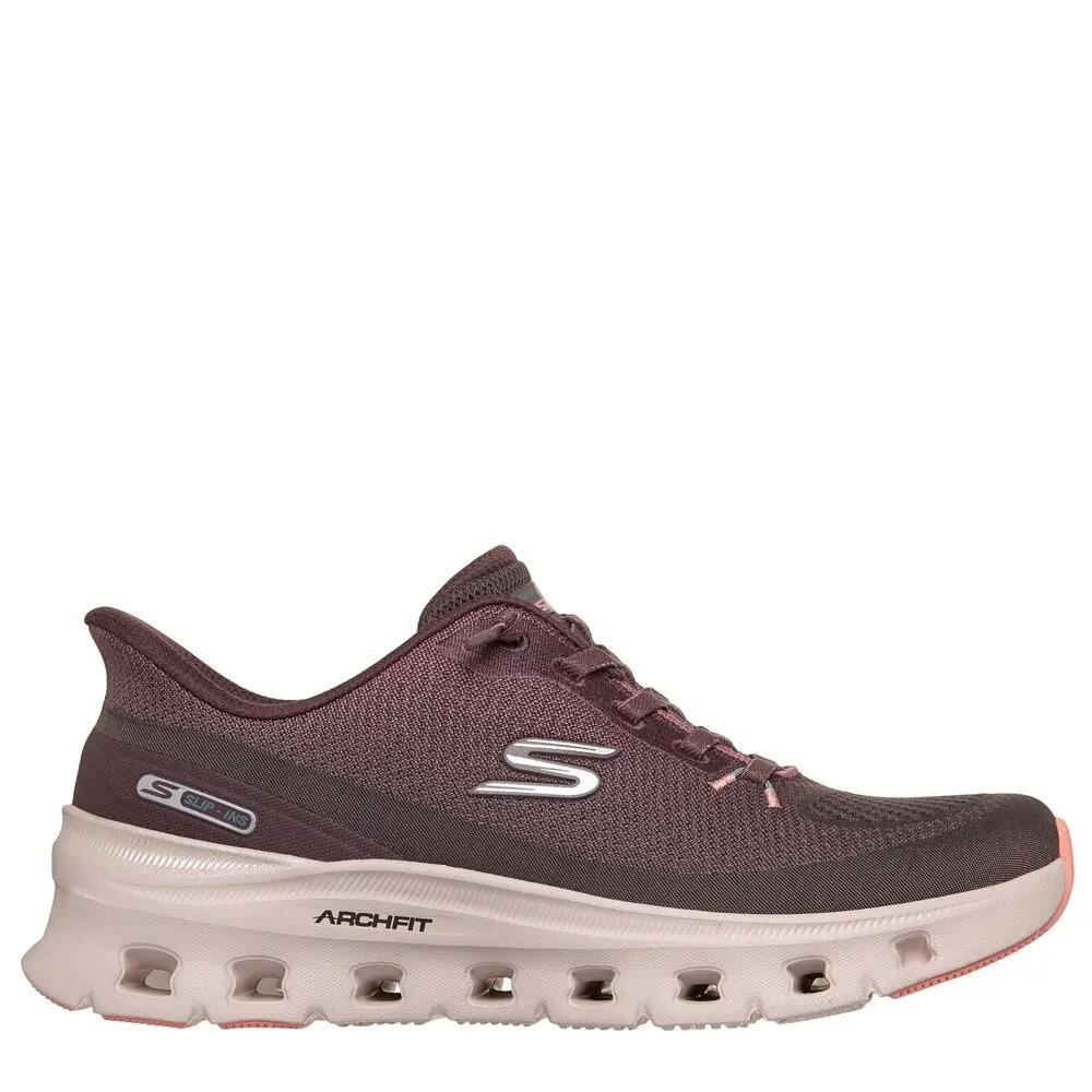 SKECHERS picture