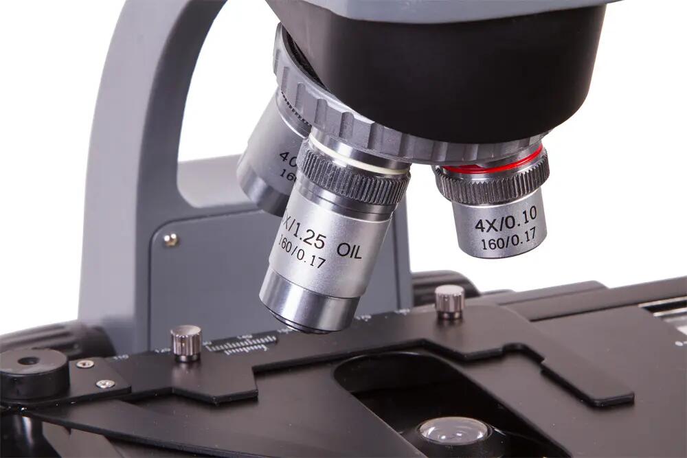 Microscopio monoculare Levenhuk 700M 8/15