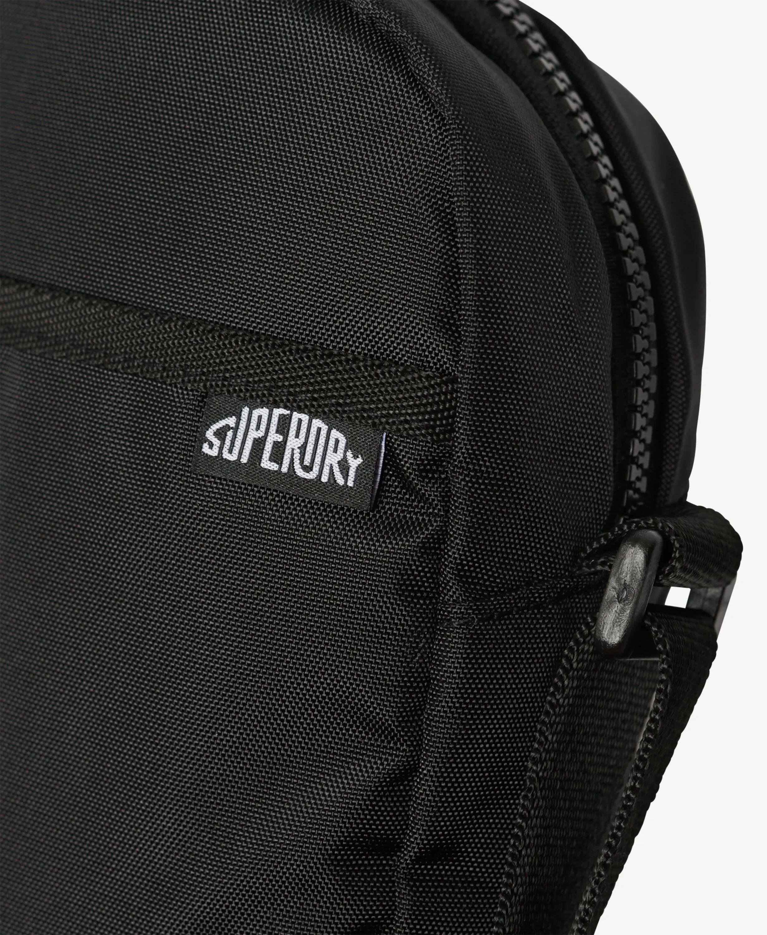 superdry Borsa a Tracolla Outdoor - Piccola e resistente – Black 3/3