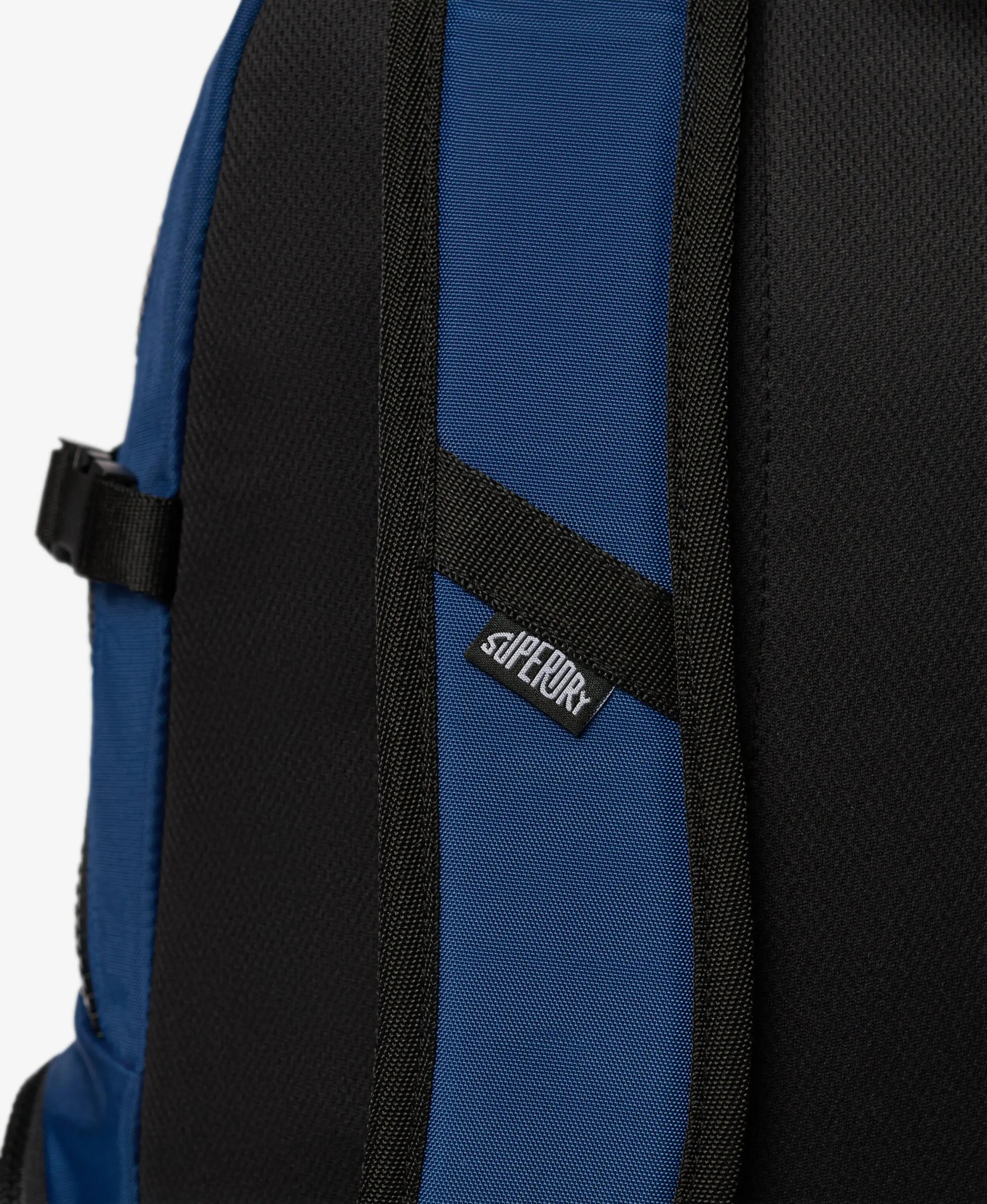 superdry Zaino Outdoor 28L in nylon resistente – Skate Navy 7/7