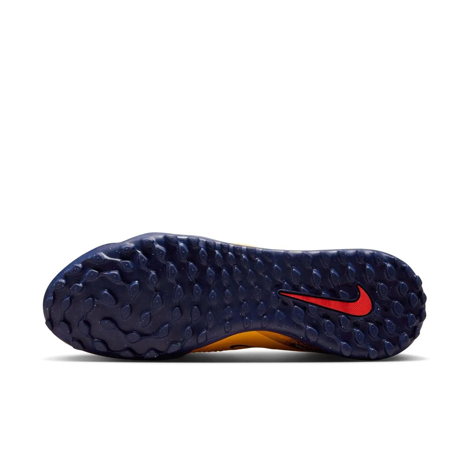 Futballcipő Nike Phantom 6 Low Academy TF Erling Haaland 10/10