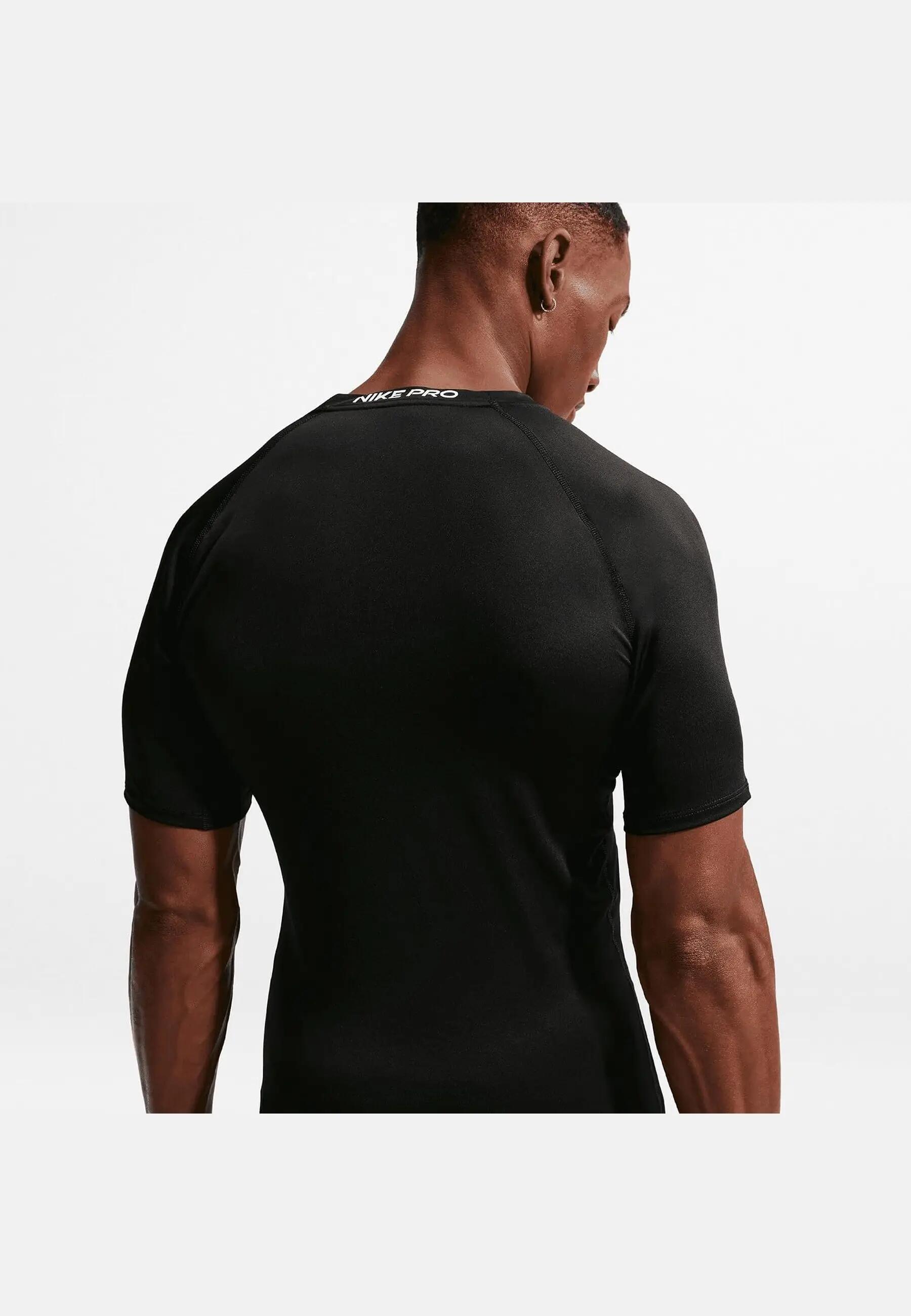 T-shirt uomo da palestra nike nero 5/6