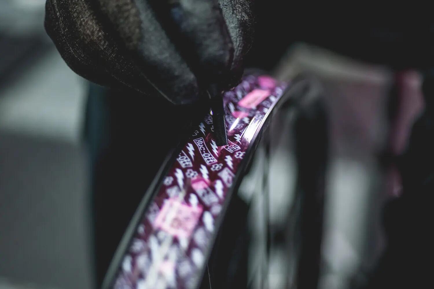 Muc-Off Ultimate DH Kit de conversión sin cámara ancha 4/5