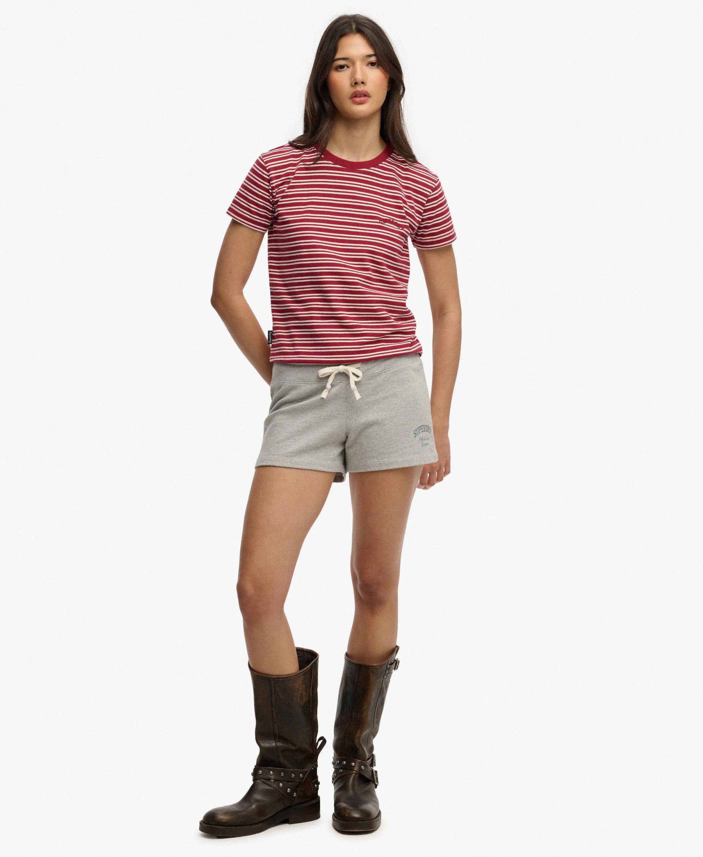 superdry Camiseta ajustada de rayas con logo Essential – Bordeaux Red Stripe 3/6