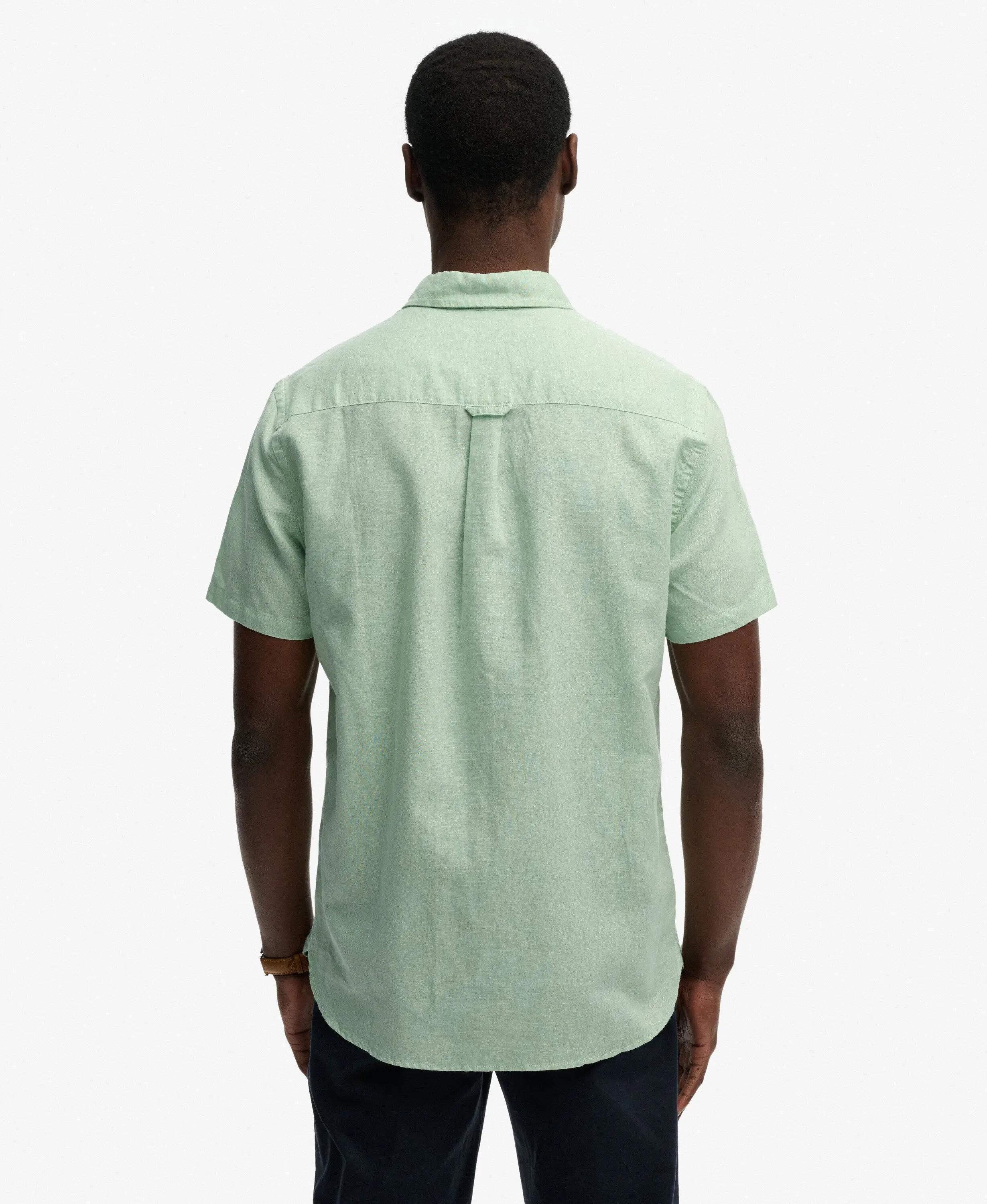 superdry Kurzarm-Hemd aus Baumwoll-Leinen — Relaxed Fit – Cameo Green 6/7