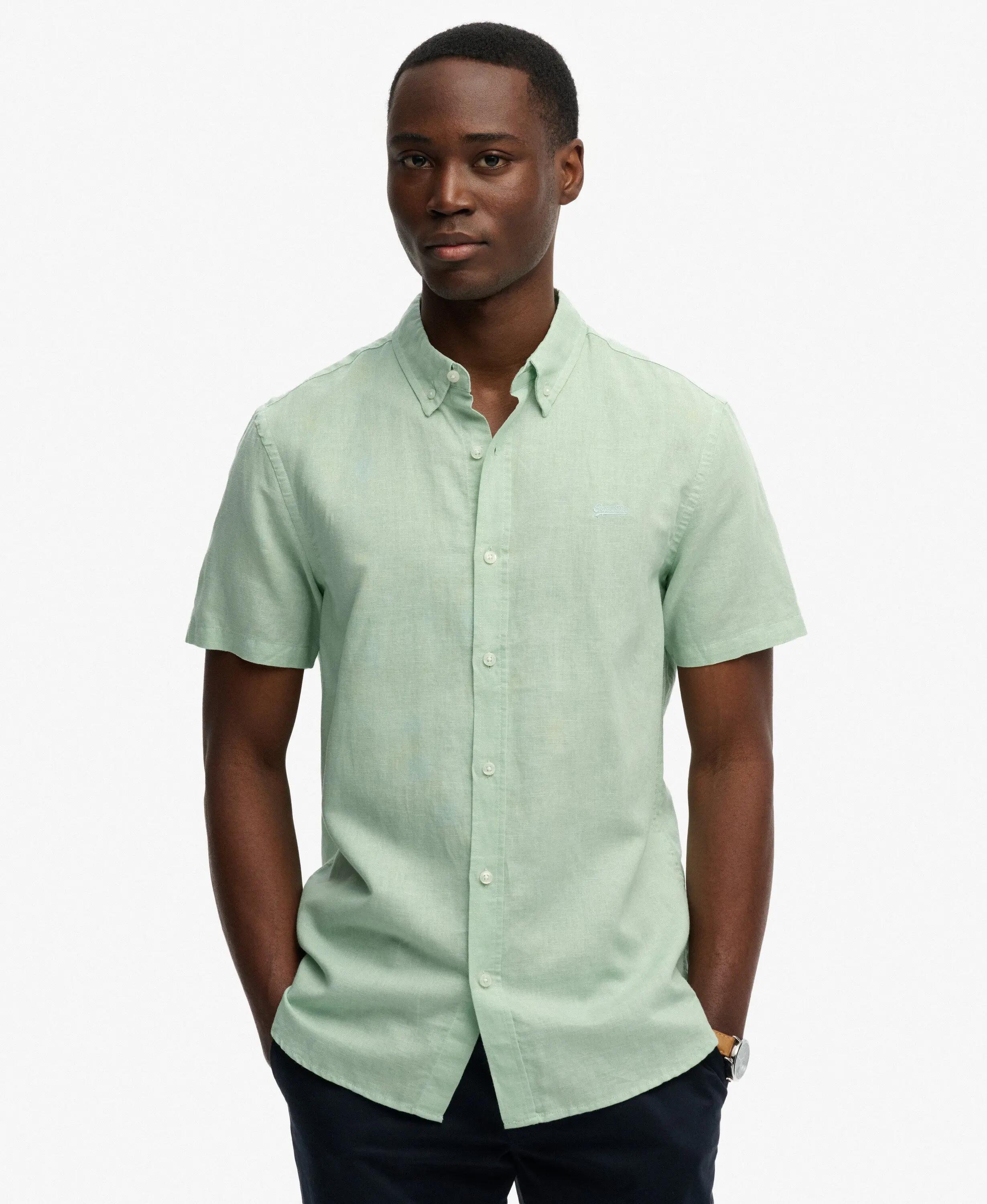 superdry Kurzarm-Hemd aus Baumwoll-Leinen — Relaxed Fit – Cameo Green 3/7