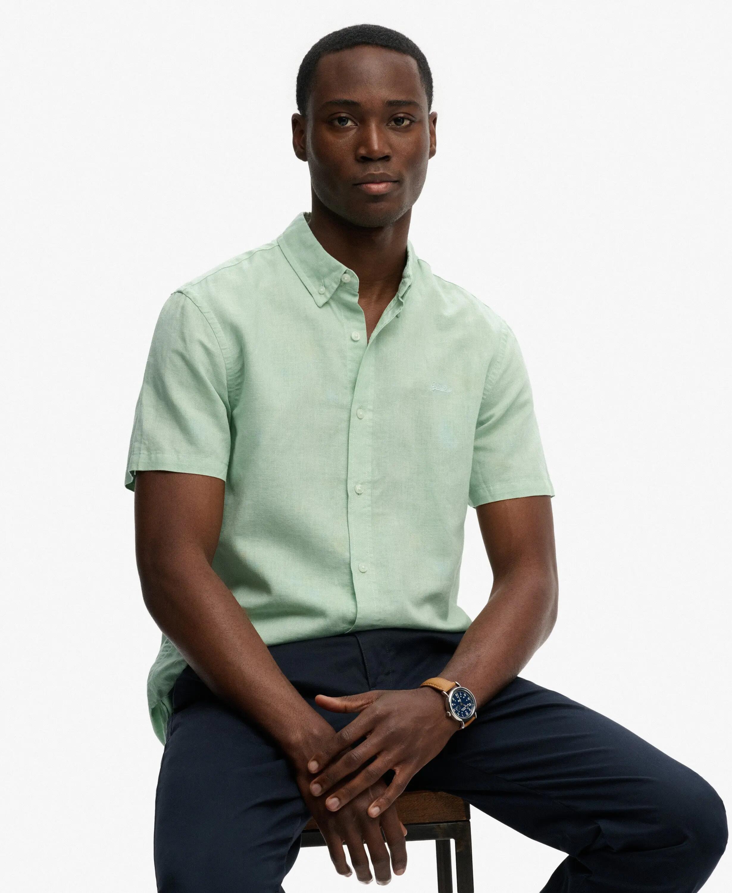 superdry Kurzarm-Hemd aus Baumwoll-Leinen — Relaxed Fit – Cameo Green 2/7