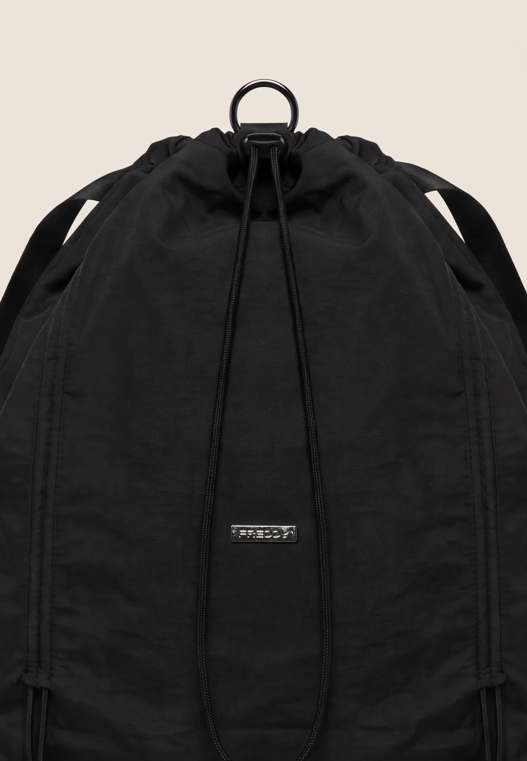 Mochila suave de nailon arrugado para mujer 2/3