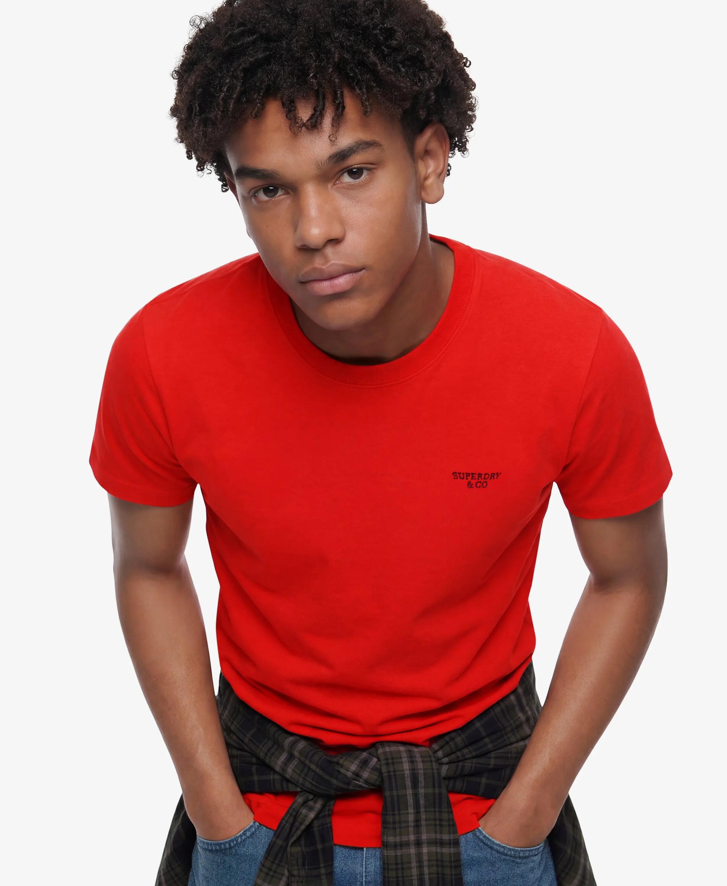 superdry T-shirt Essential Stacked Logo brodée en coton bio – Lollipop Red/Navy 4/5