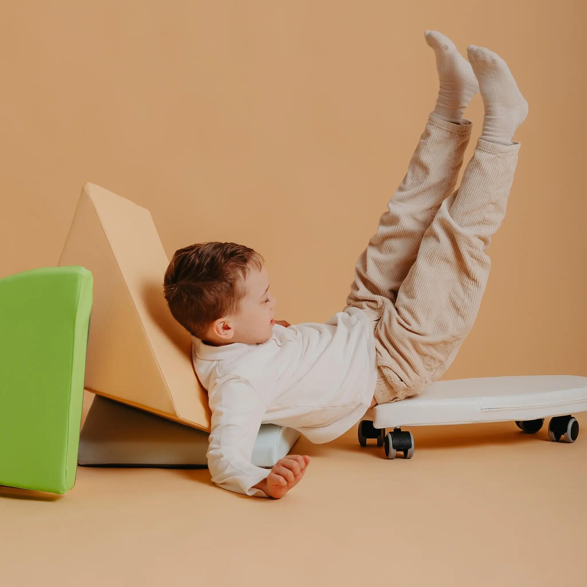 Kit de blocs d’escalade en mousse et porteur blanc - KUBO LUMO et SURF 2/15
