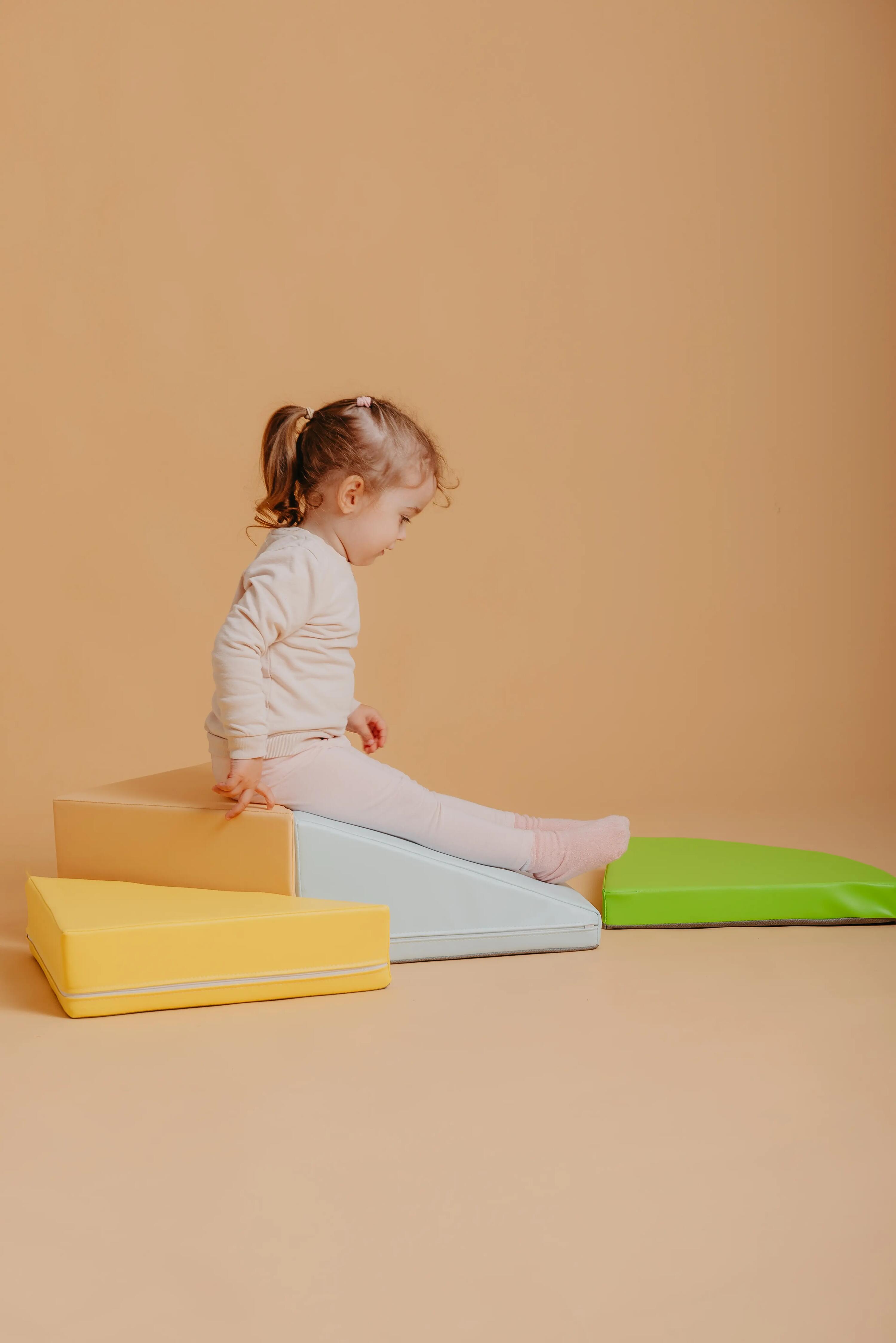 Kit de blocs d’escalade en mousse et porteur blanc - KUBO LUMO et SURF 14/15