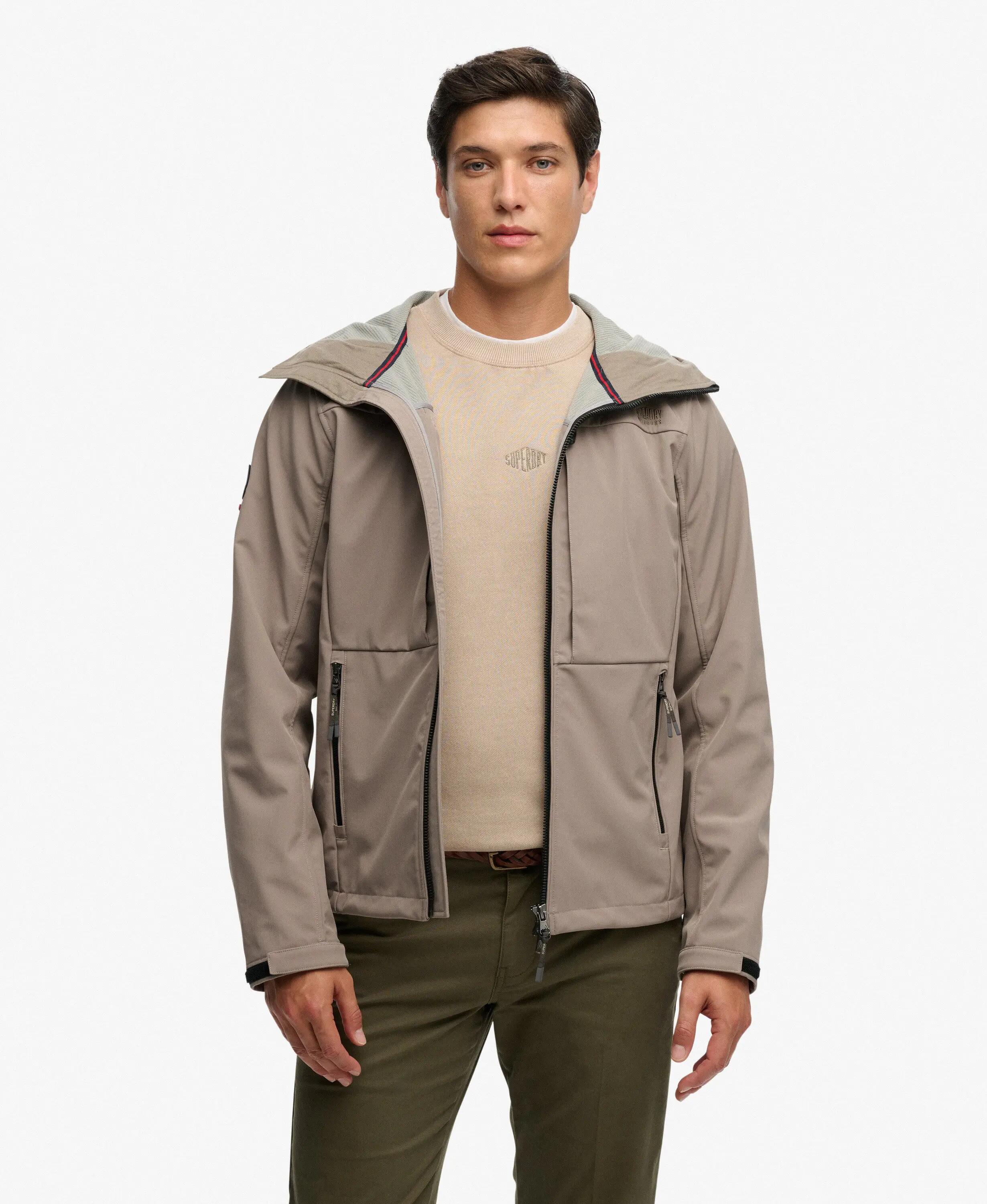 superdry Softshell Trekker Jas met Capuchon – 90% Gerecycled Polyester – Fort 5/6