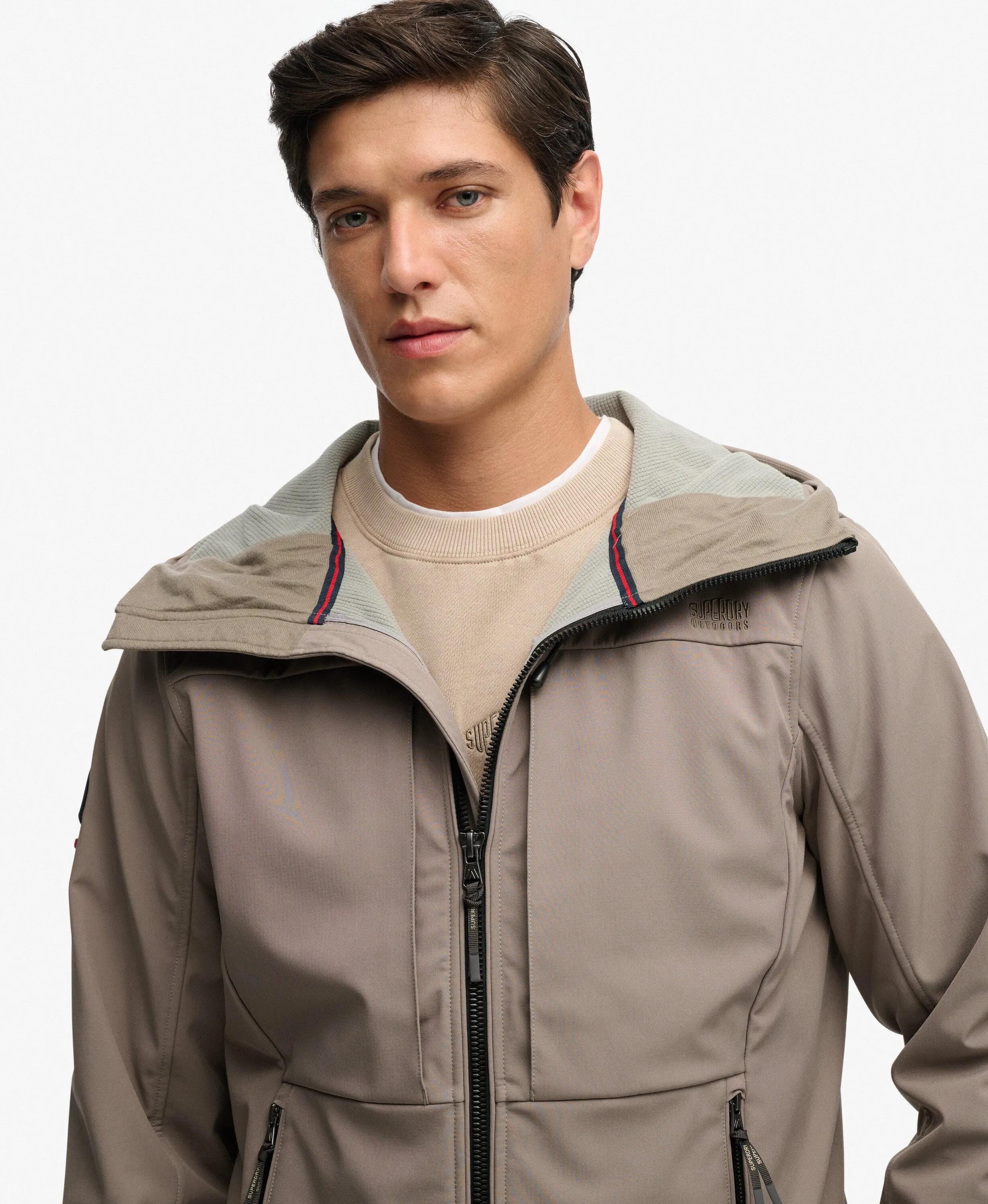 superdry Softshell Trekker Jas met Capuchon – 90% Gerecycled Polyester – Fort 4/6