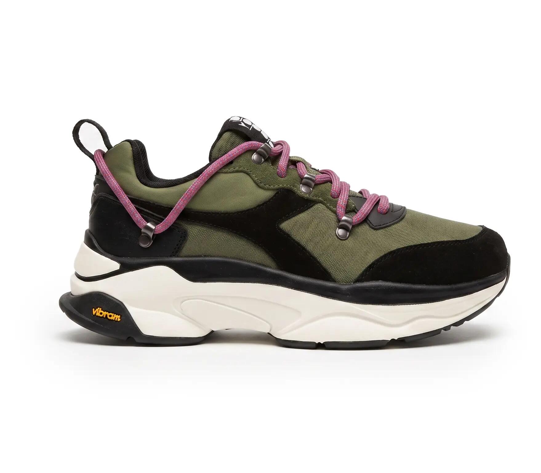 DIADORA picture