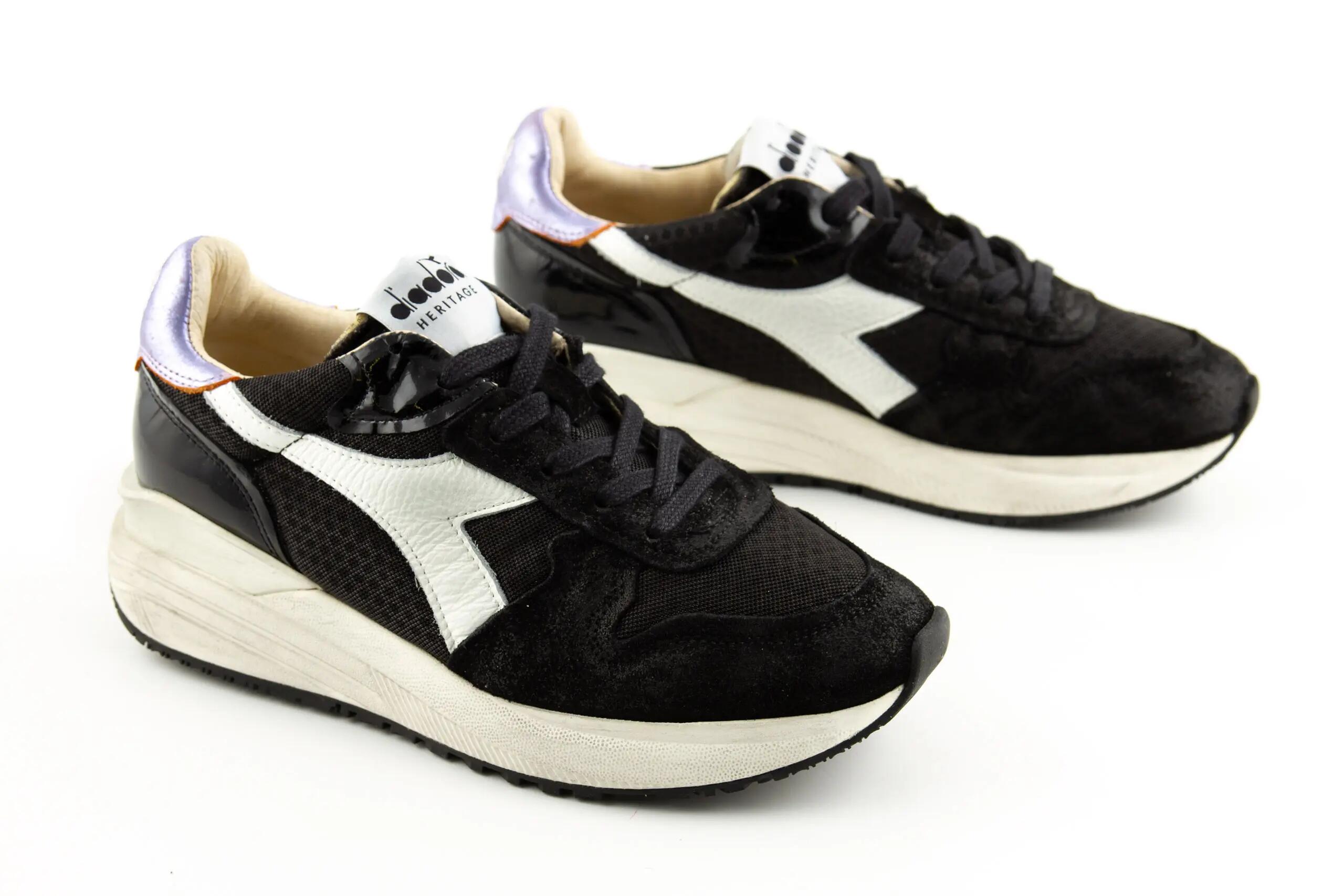 DIADORA picture