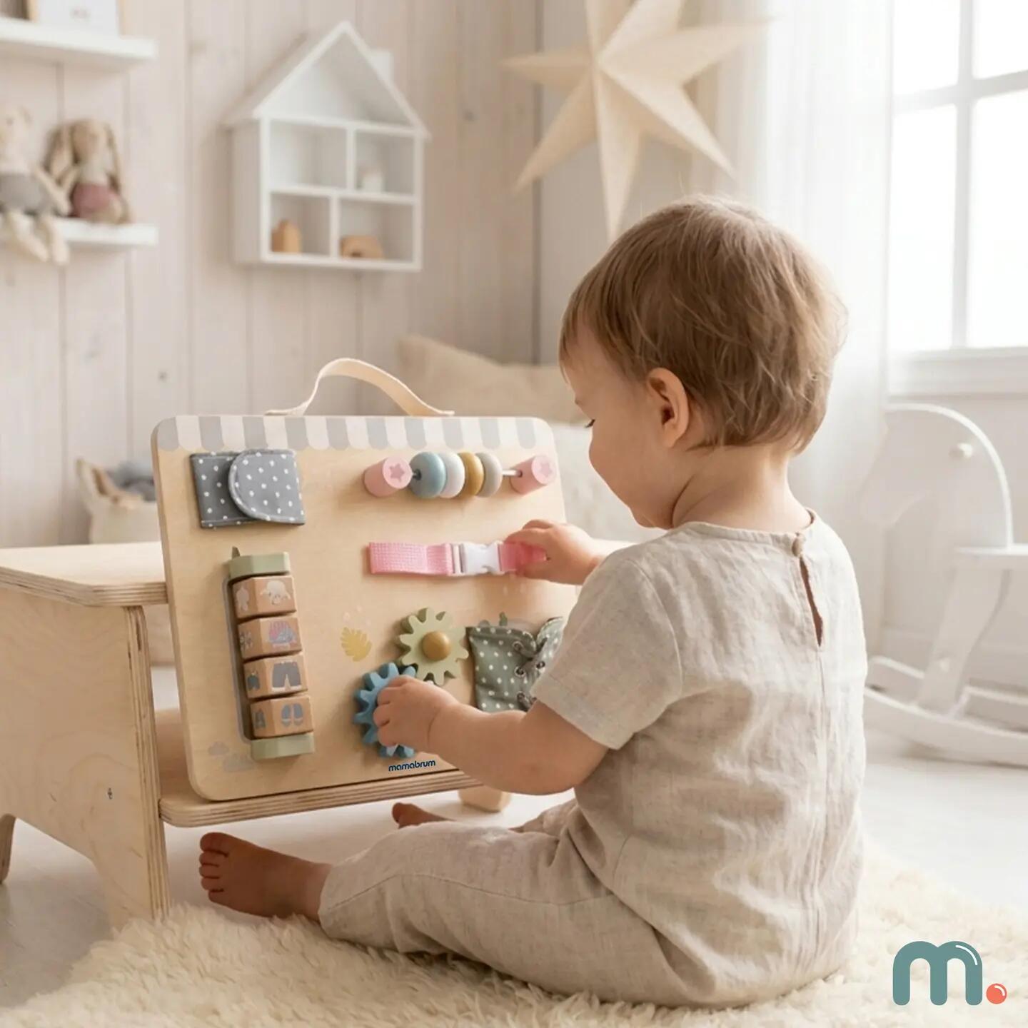 Tablica manipulacyjna dla dzieci drewniana Montessori 30 x 24 cm z uchwytem 6/11