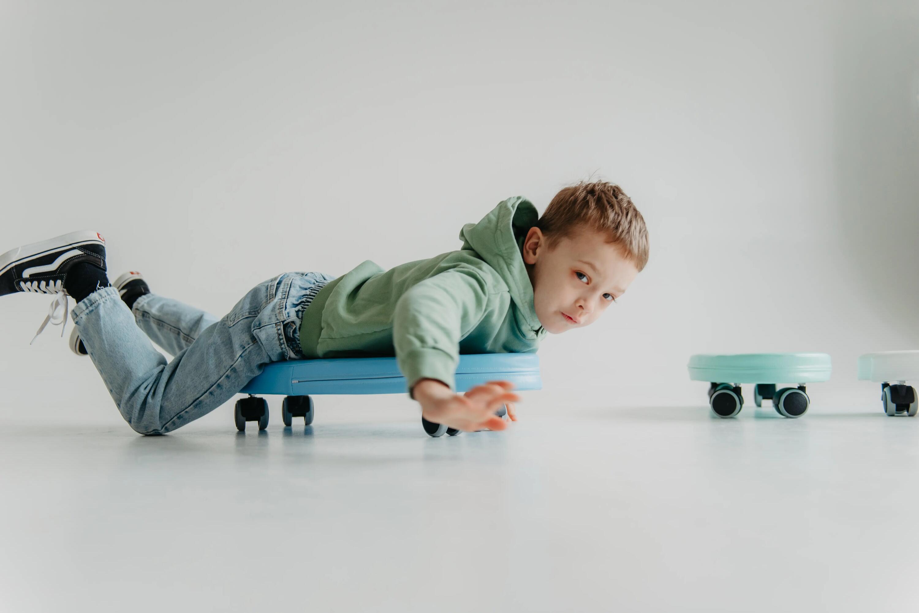 Conjunto de blocos para trepar e brinquedo azul com rodas - KUBO LUMO e SURF 3/15