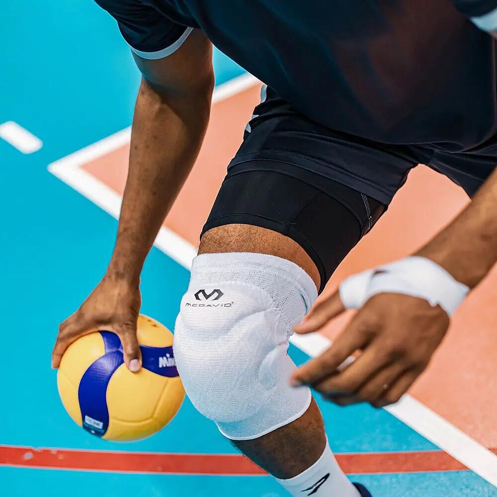 602 - PAIRE DE GENOUILLERES DE VOLLEY-BALL McDavid blanc 5/5