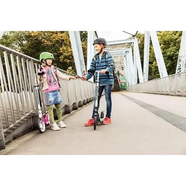 casque de skateboard, casque de trottinette, casque de skate noir, casque de vél 5/5