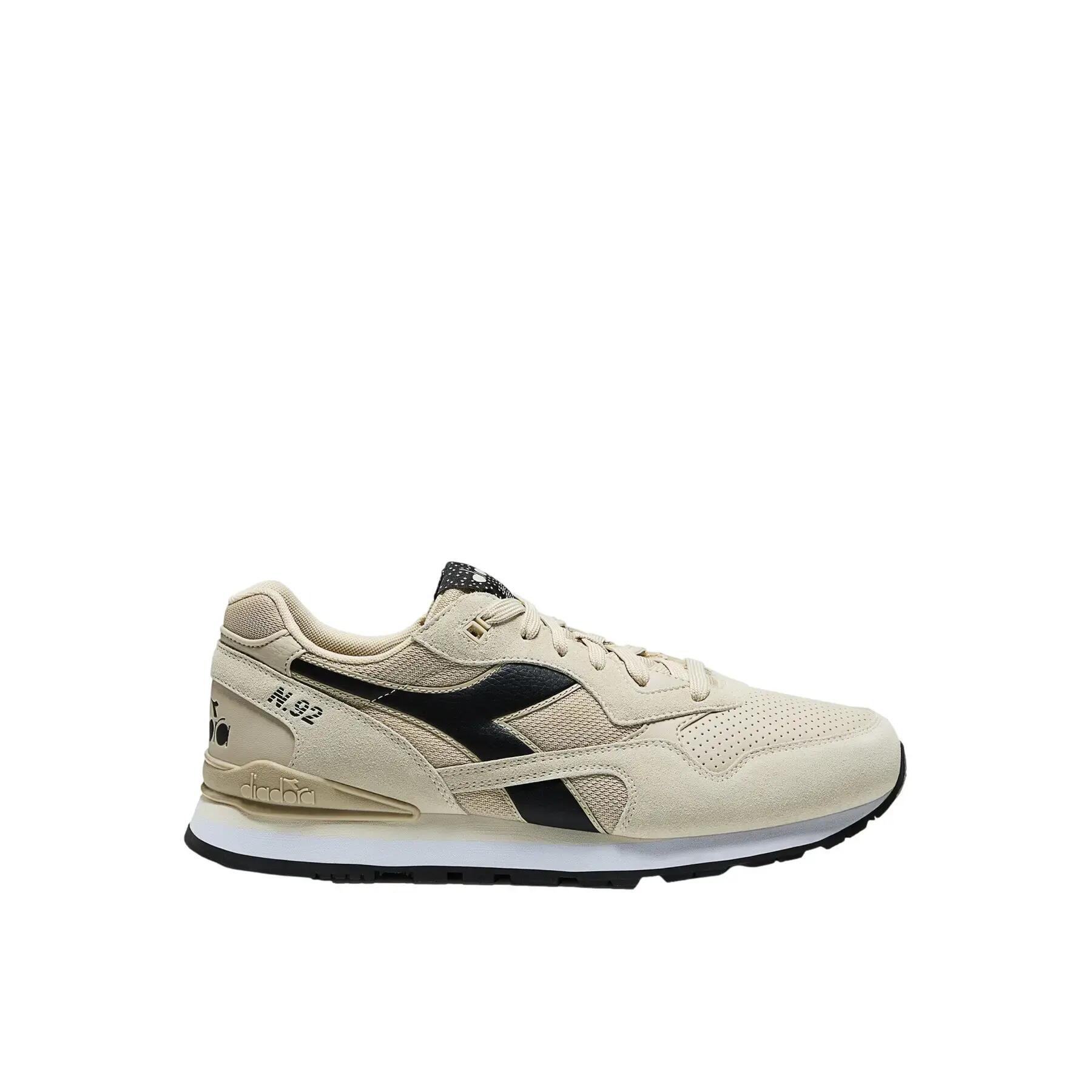 DIADORA picture