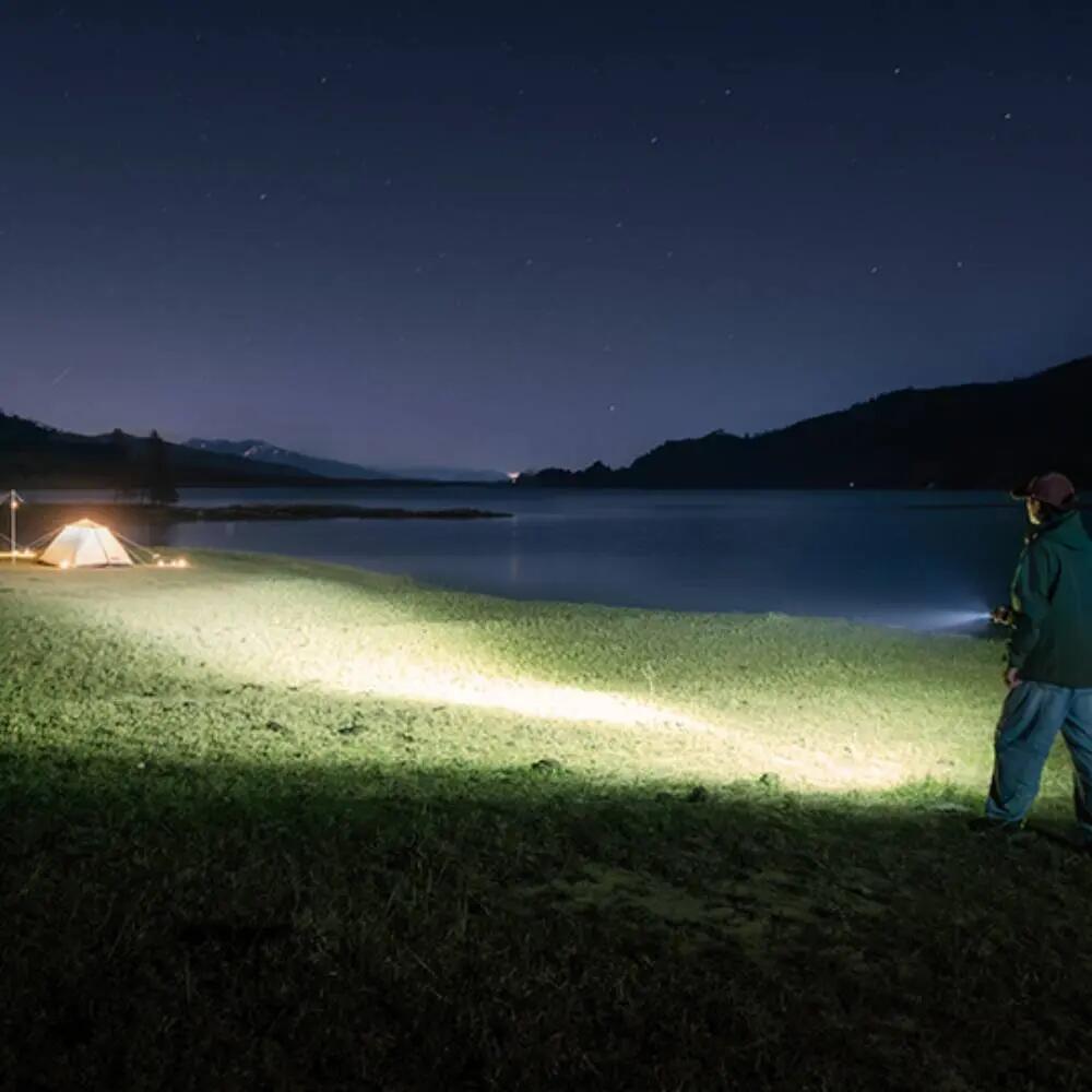 Lanterna EDC Olight Baton 4 Ultra 1800 lúmenes compacta e recarregável 9/10
