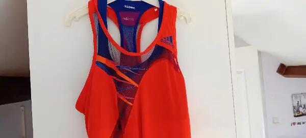 Tussen Particulieren - Rood-oranje Adidas-tennisjurk 2/4