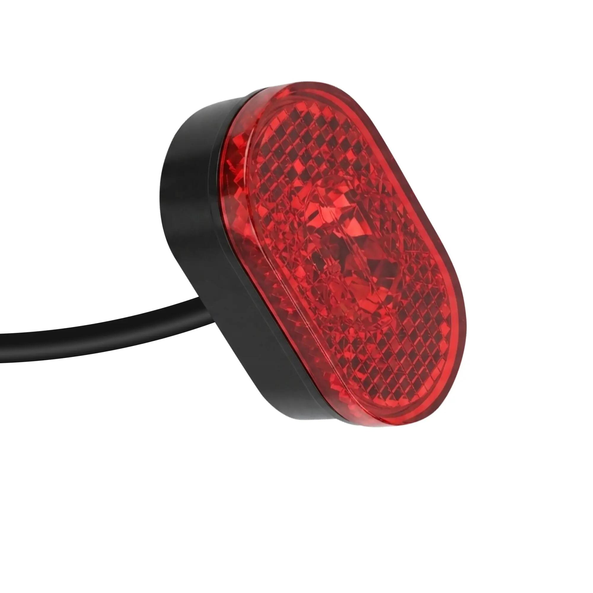 AR5 LUMIÈRE ARRIÈRE/TAILIGHT- Piece trottinette élèctrique 3/4
