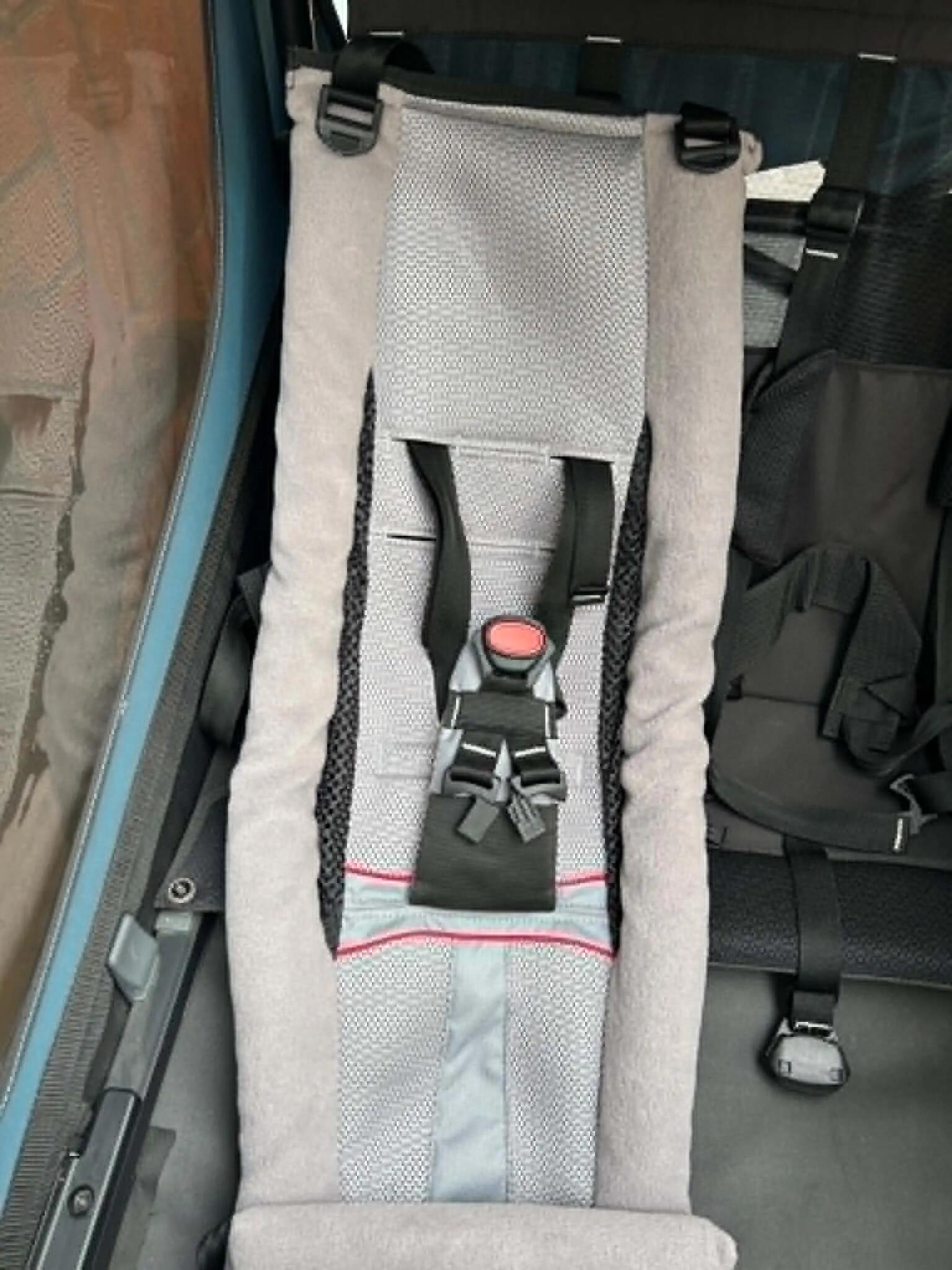 Tussen Particulieren - KINDERHANGMAT VOOR THULE-AANHANGWAGEN INFANT SLING 2/7