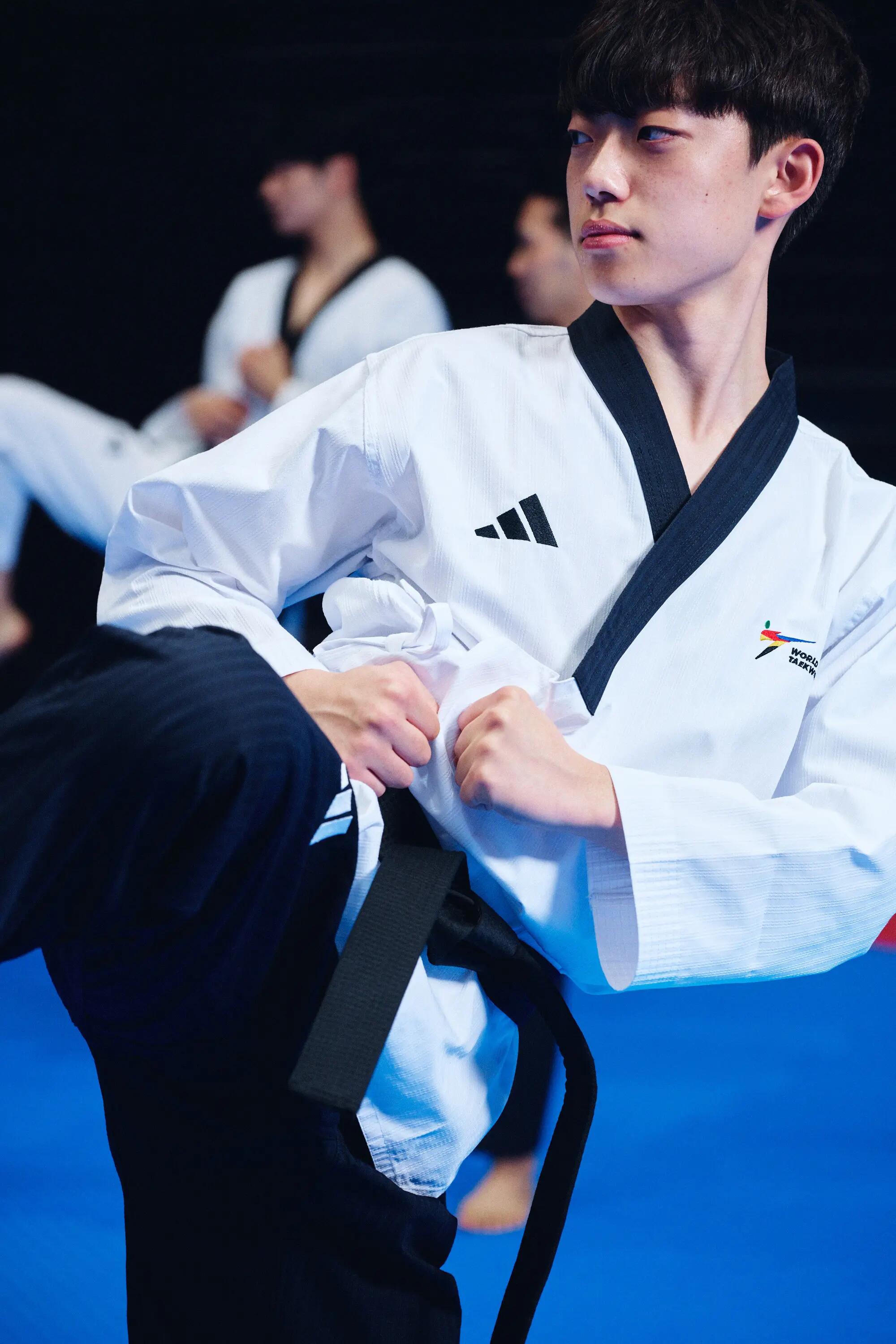 Dobok homme poomsae  adulte 7/7