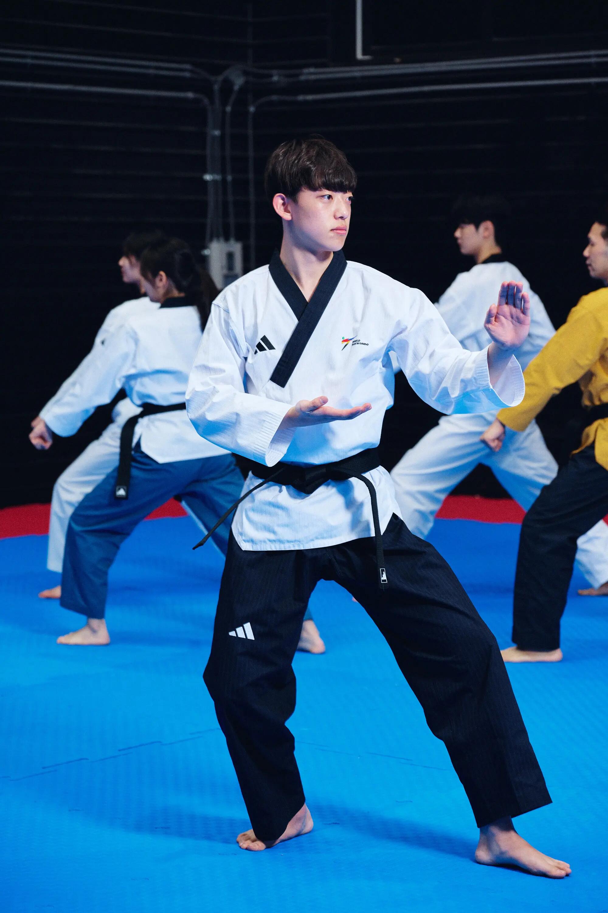 Dobok homme poomsae  adulte 6/7