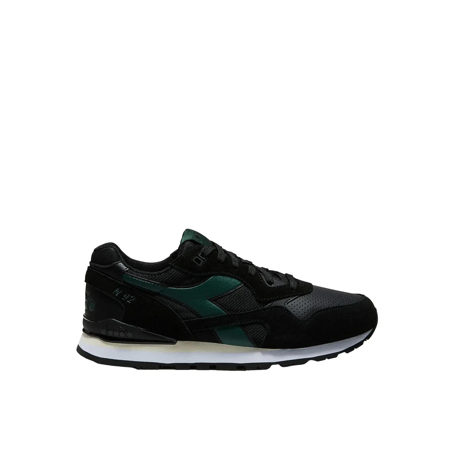 DIADORA picture