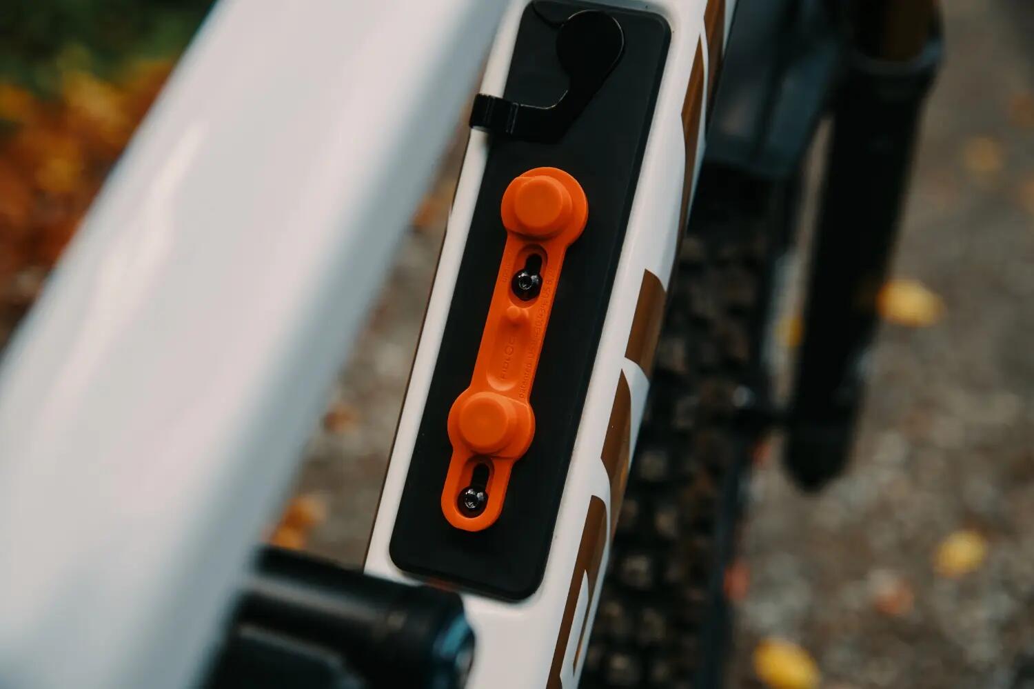 Fidlock TWIST Bike Base system montażowy do bidonu (orange) 2/2