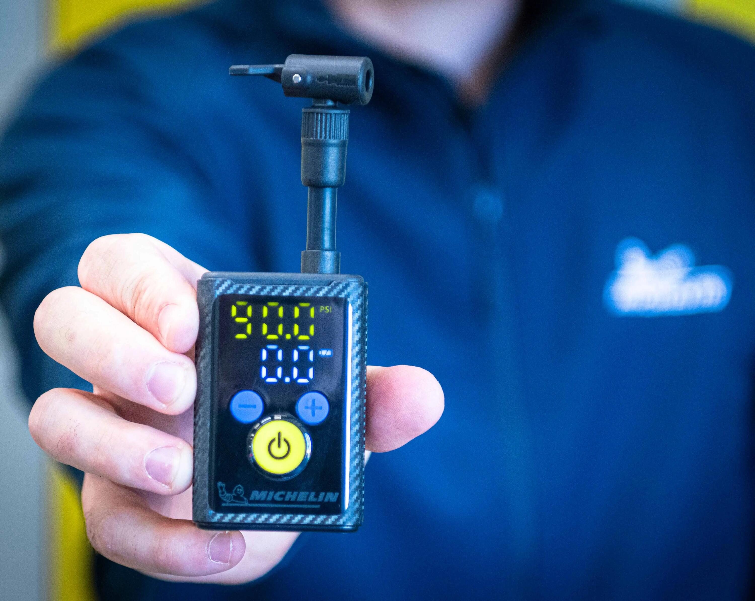 Mini Compresseur Portatif AIR+ PRO – Ultra Léger et Puissant 3/5
